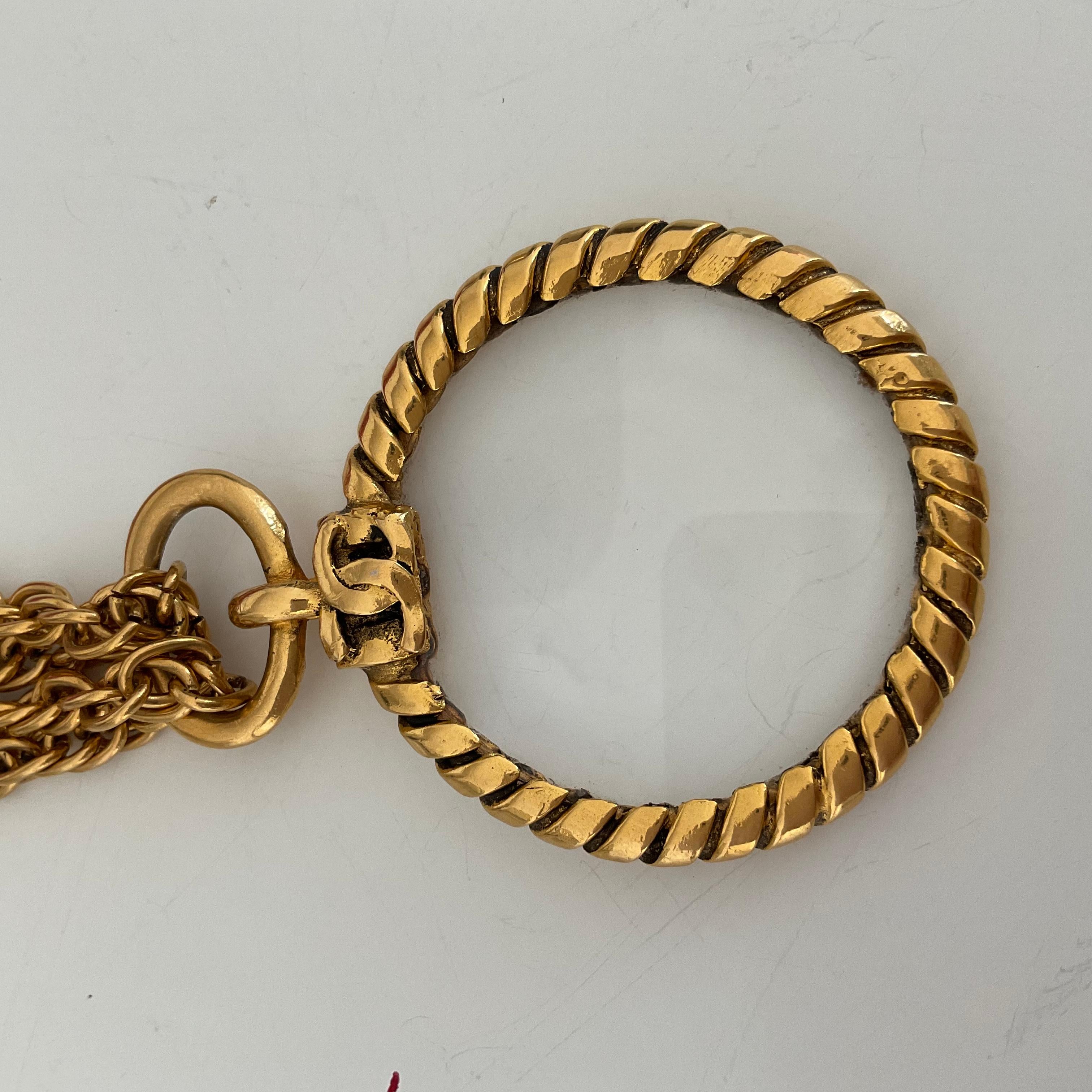 Vintage CHANEL 80's Haute Couture Gold Magnifier Necklace For Sale 1