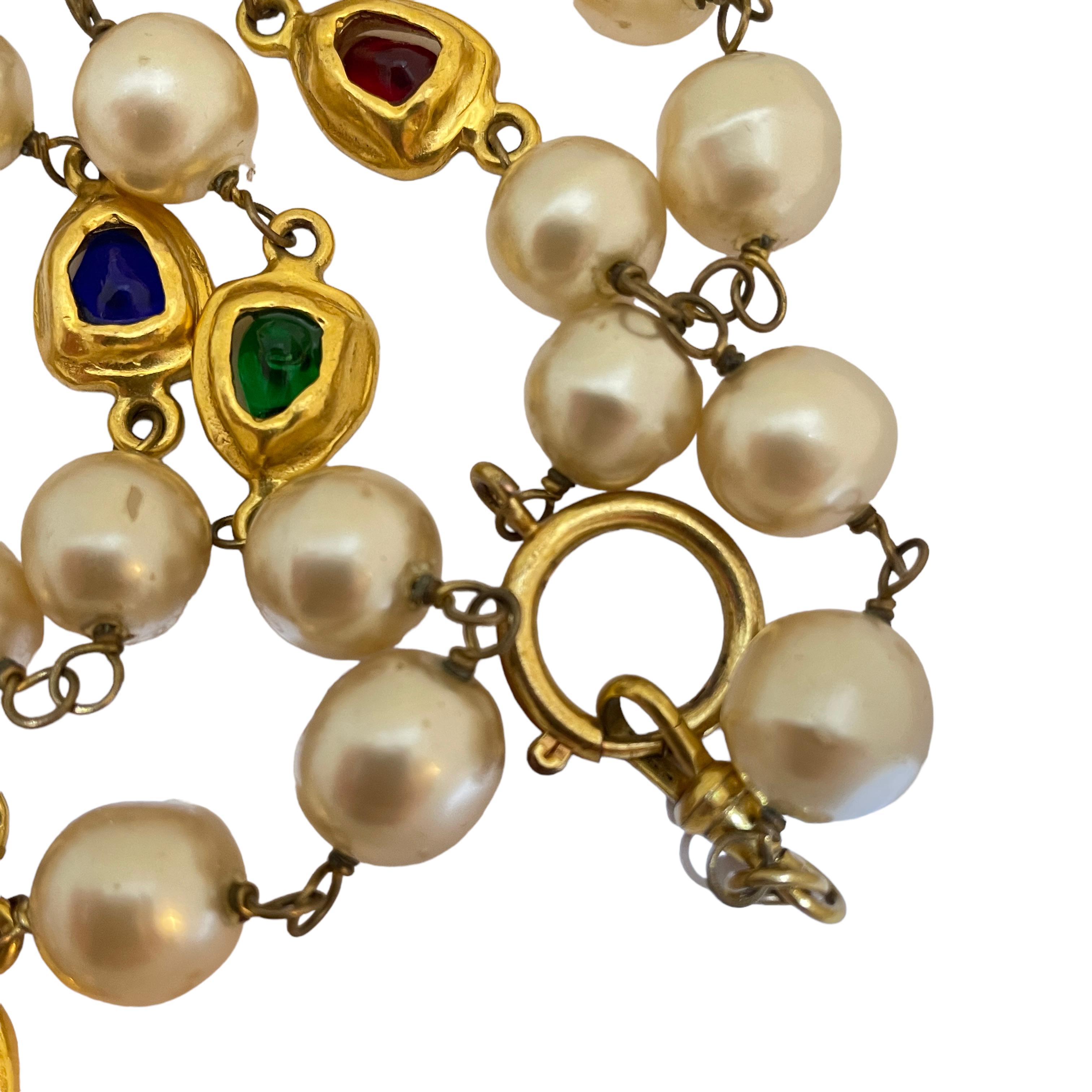 CHANEL Gold Perle Gripoix Juwel lange Designer-Laufsteg-Halskette im Zustand „Gut“ im Angebot in Palos Hills, IL