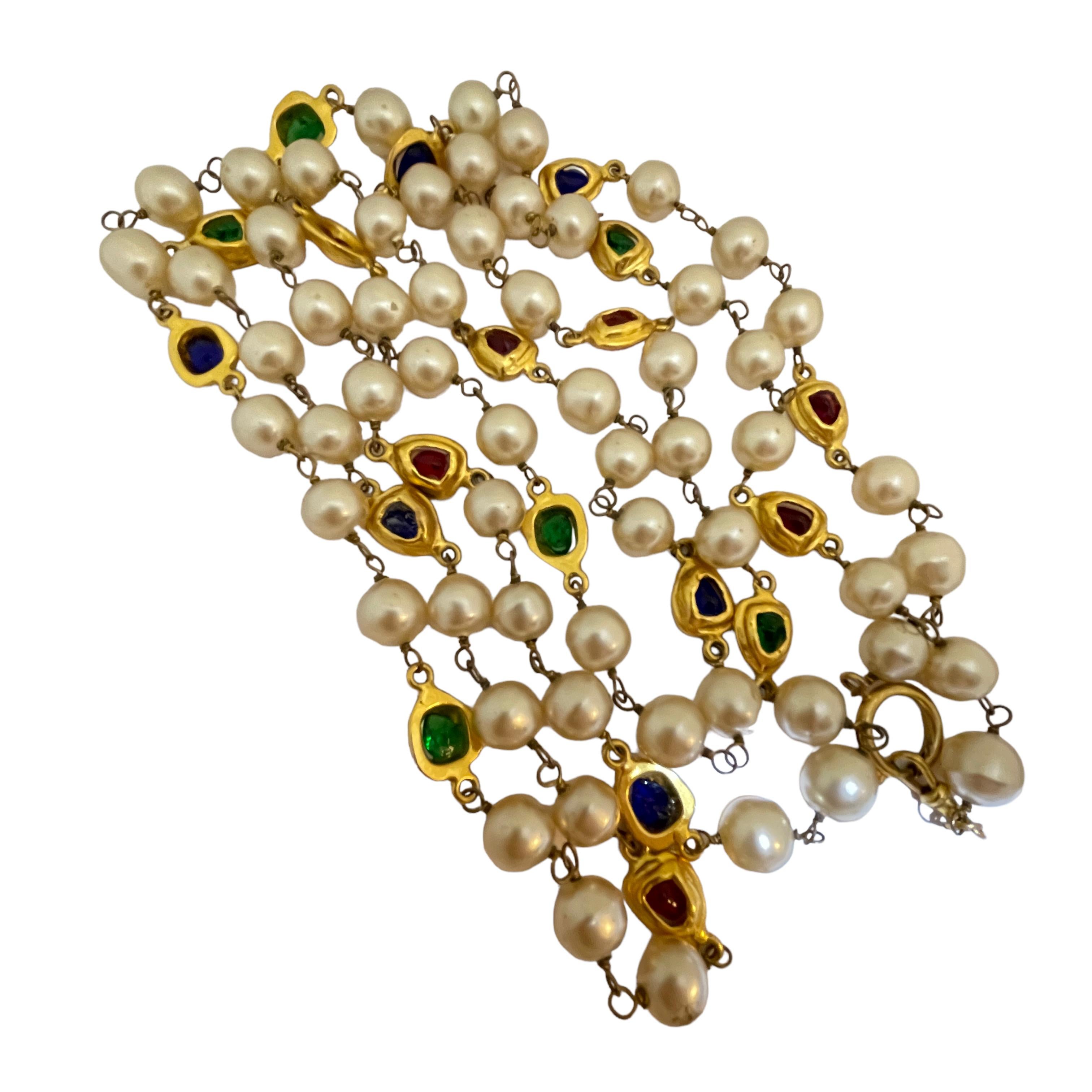 CHANEL Collier de défilé vintage Gripoix long en or avec perles et bijoux de créateur Unisexe en vente