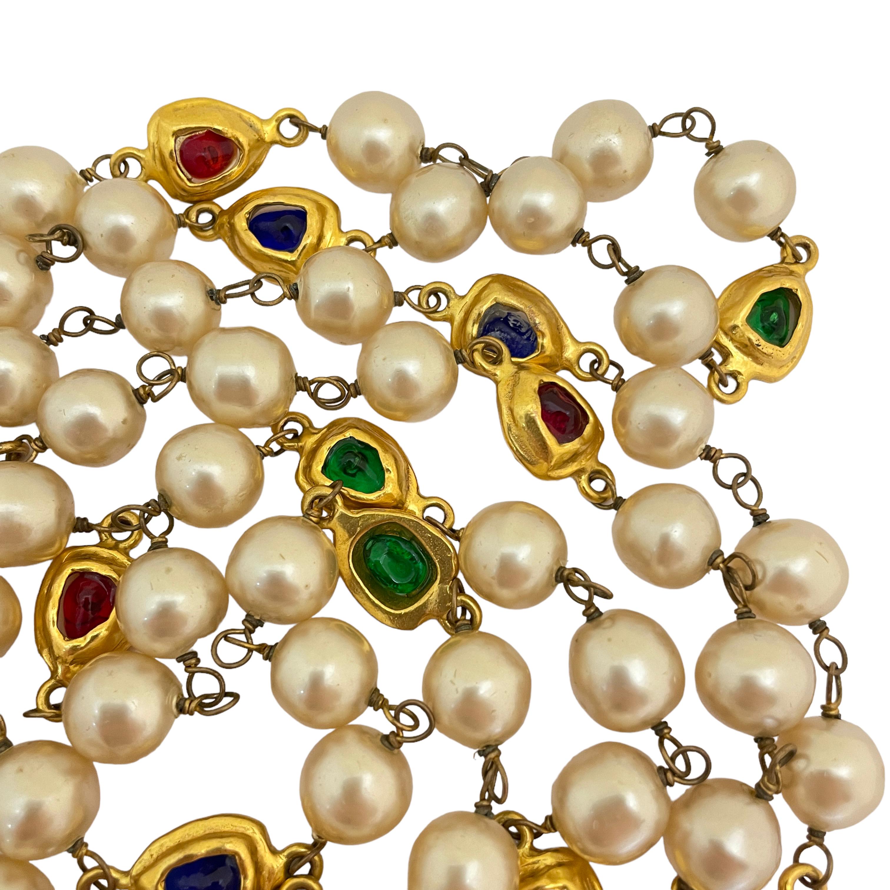 Vintage CHANEL gold pearl Gripoix jewel long designer runway necklace For Sale 1