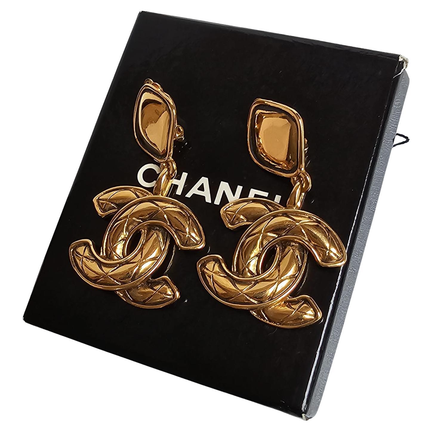 Vintage Chanel Gold Quilted Big CC Drop Clip On Earrings For Sale