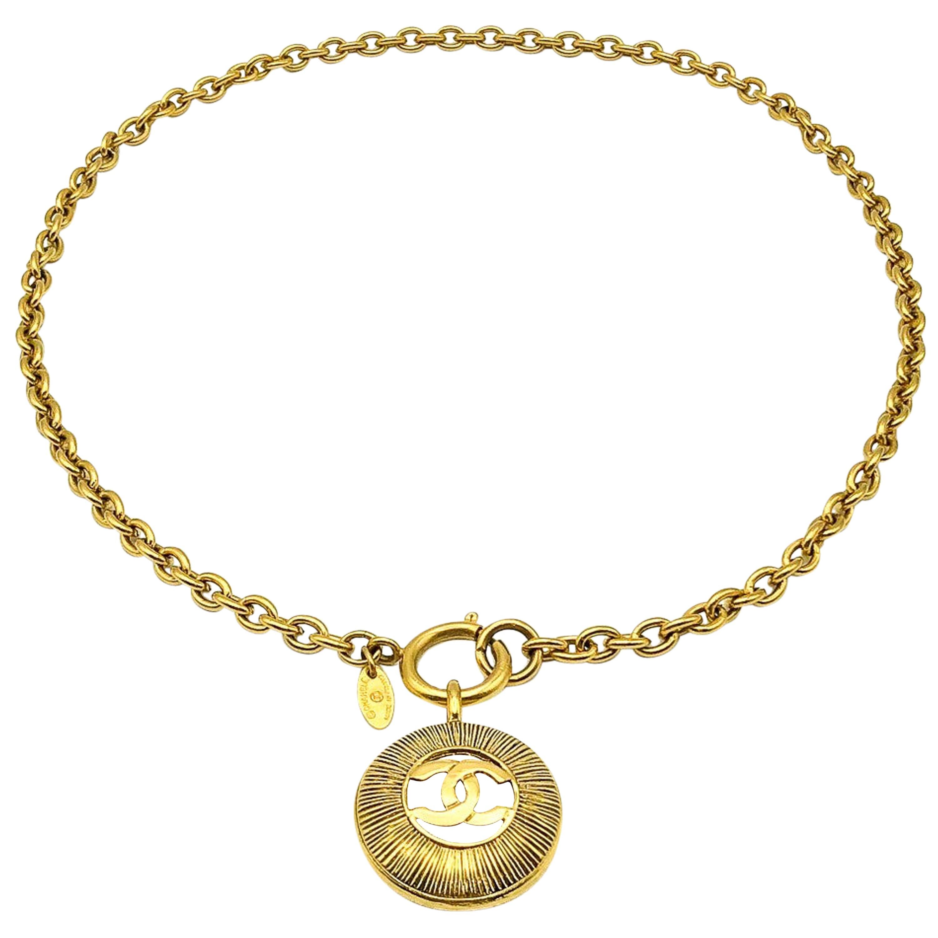 Vintage Chanel Gold Sunburst Interlocking CC Medallion Necklace 1980s
