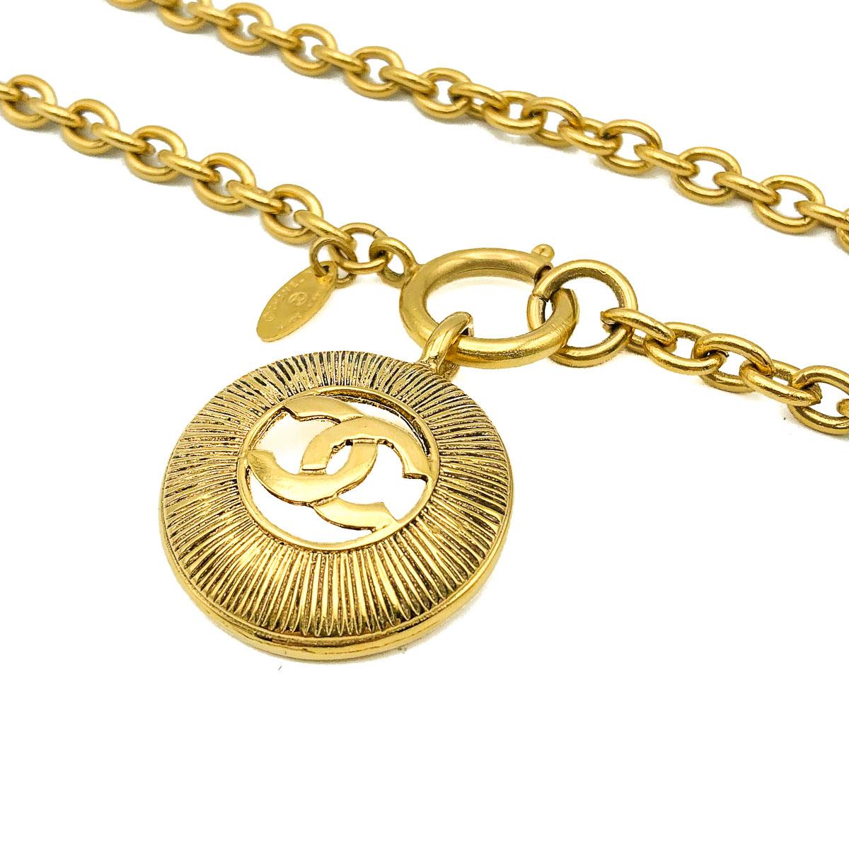Women's Vintage Chanel Gold Sunburst CC Logo Chain Necklace 1980s Iconic