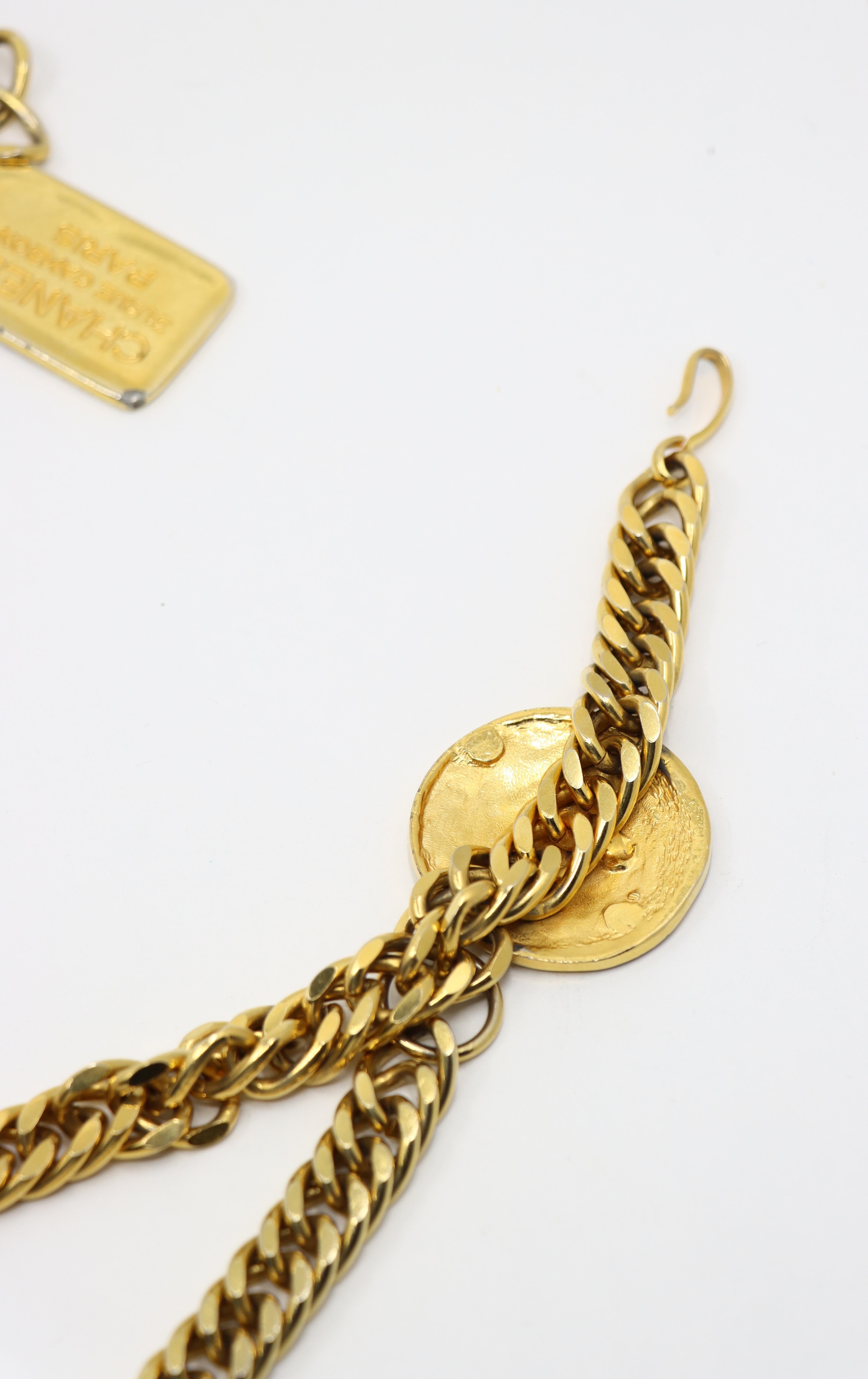 Cinturón de cadena con logotipo Chanel vintage en tono dorado 31 Rue Cambon París en venta 8