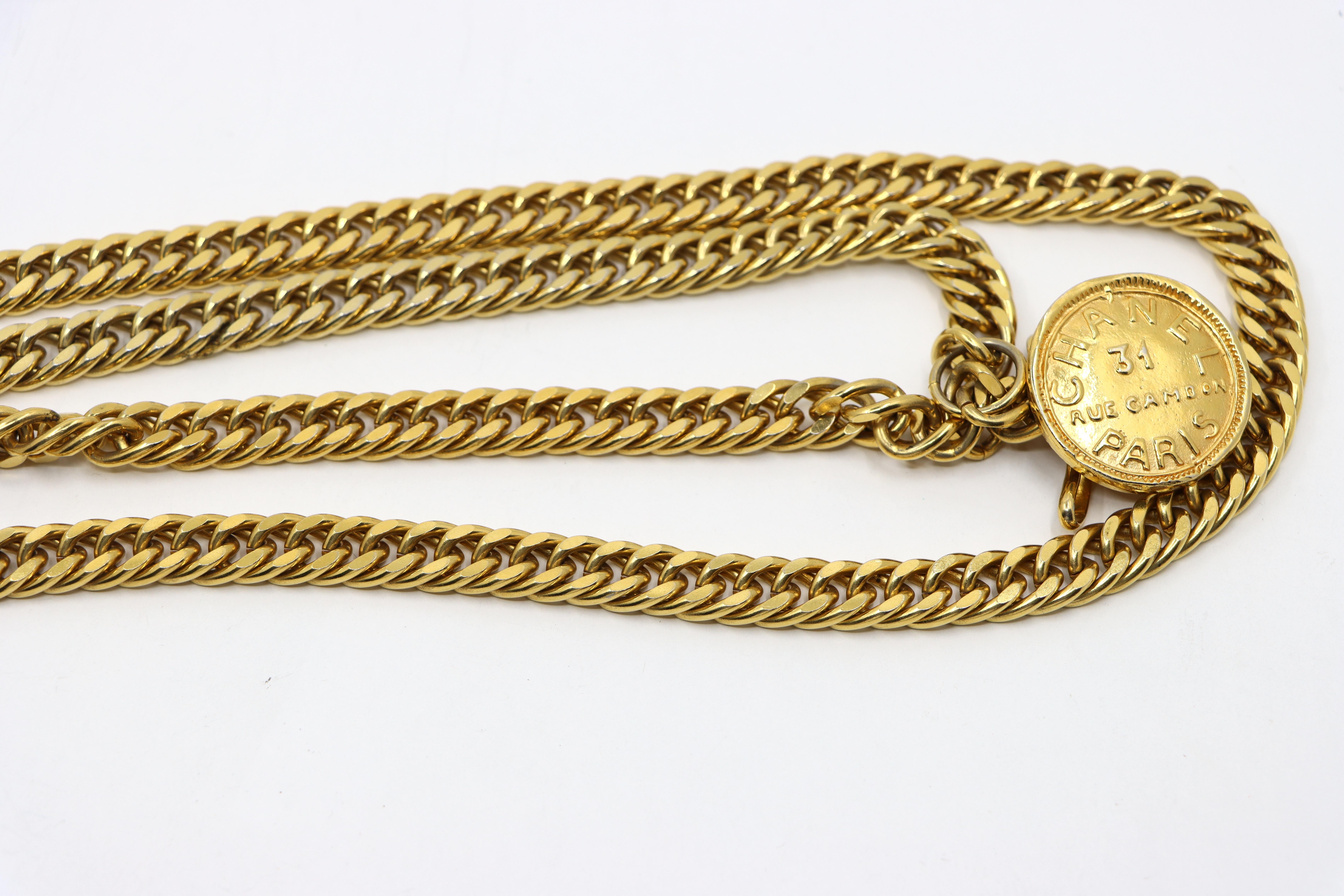 Cinturón de cadena con logotipo Chanel vintage en tono dorado 31 Rue Cambon París en venta 11