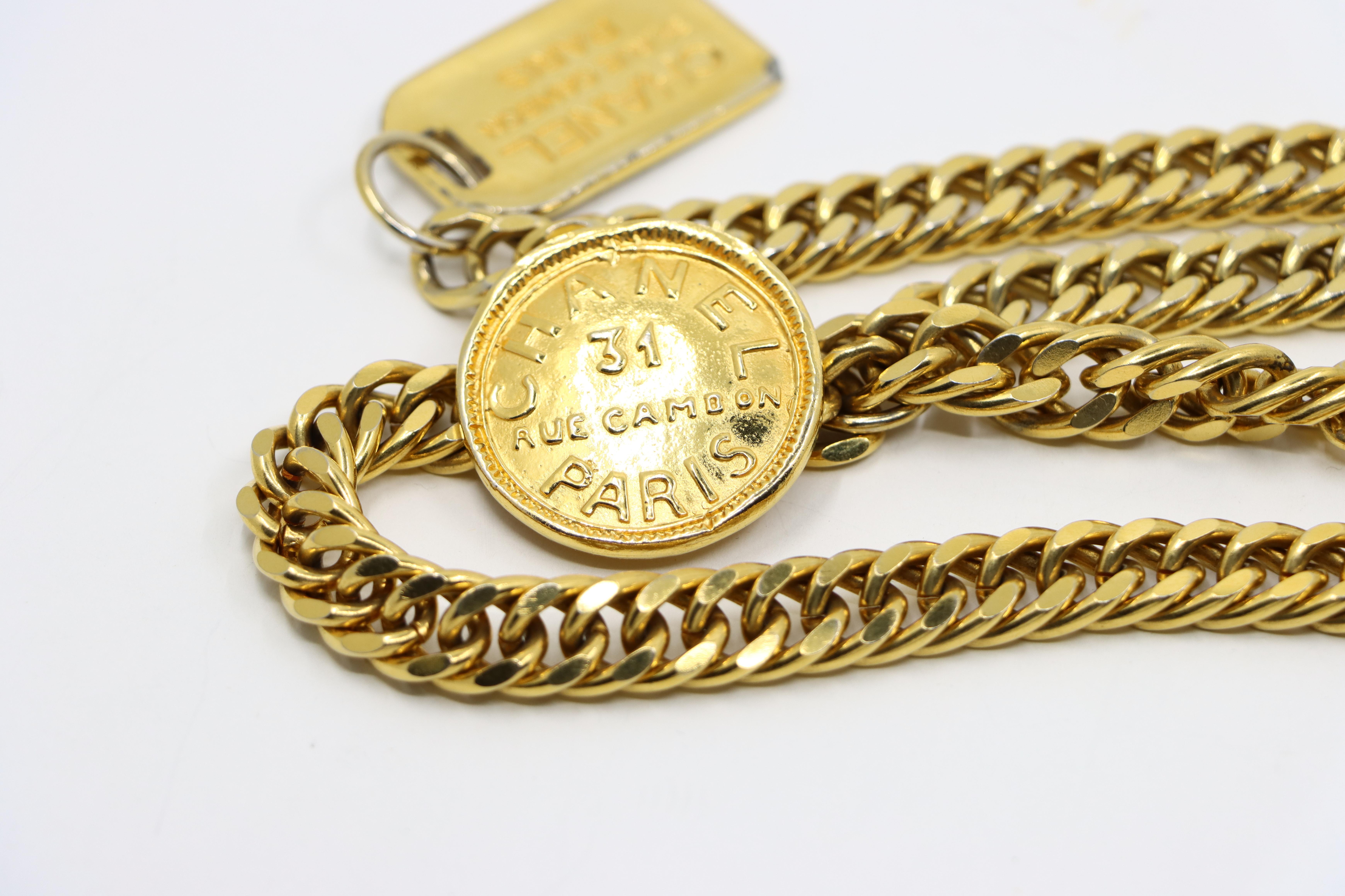 Cinturón de cadena con logotipo Chanel vintage en tono dorado 31 Rue Cambon París en venta 12