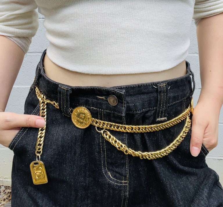 Vintage Chanel Gold Tone 31 Rue Cambon Paris Logo Chain Belt  display picture 1