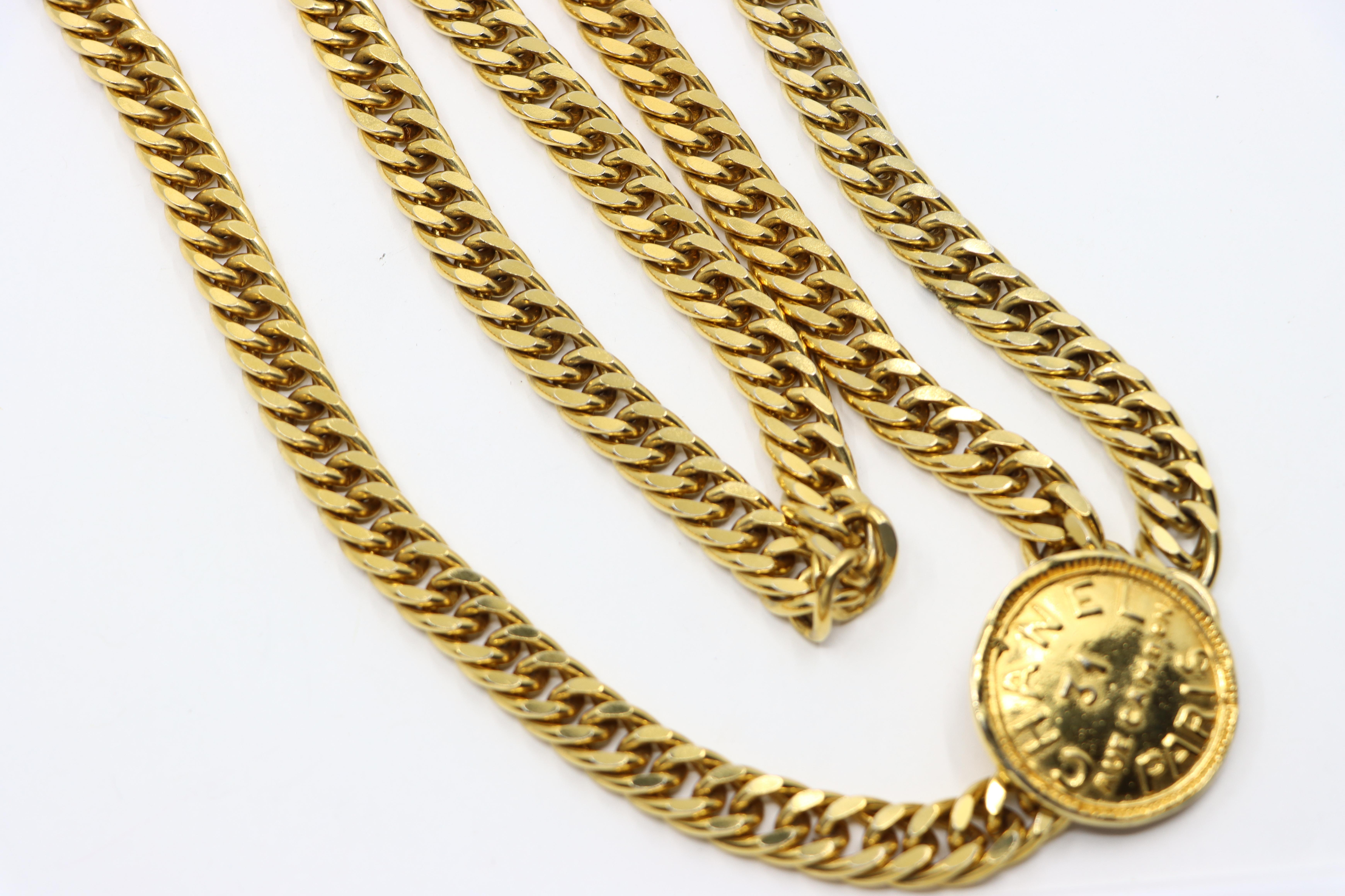 Cinturón de cadena con logotipo Chanel vintage en tono dorado 31 Rue Cambon París en venta 5