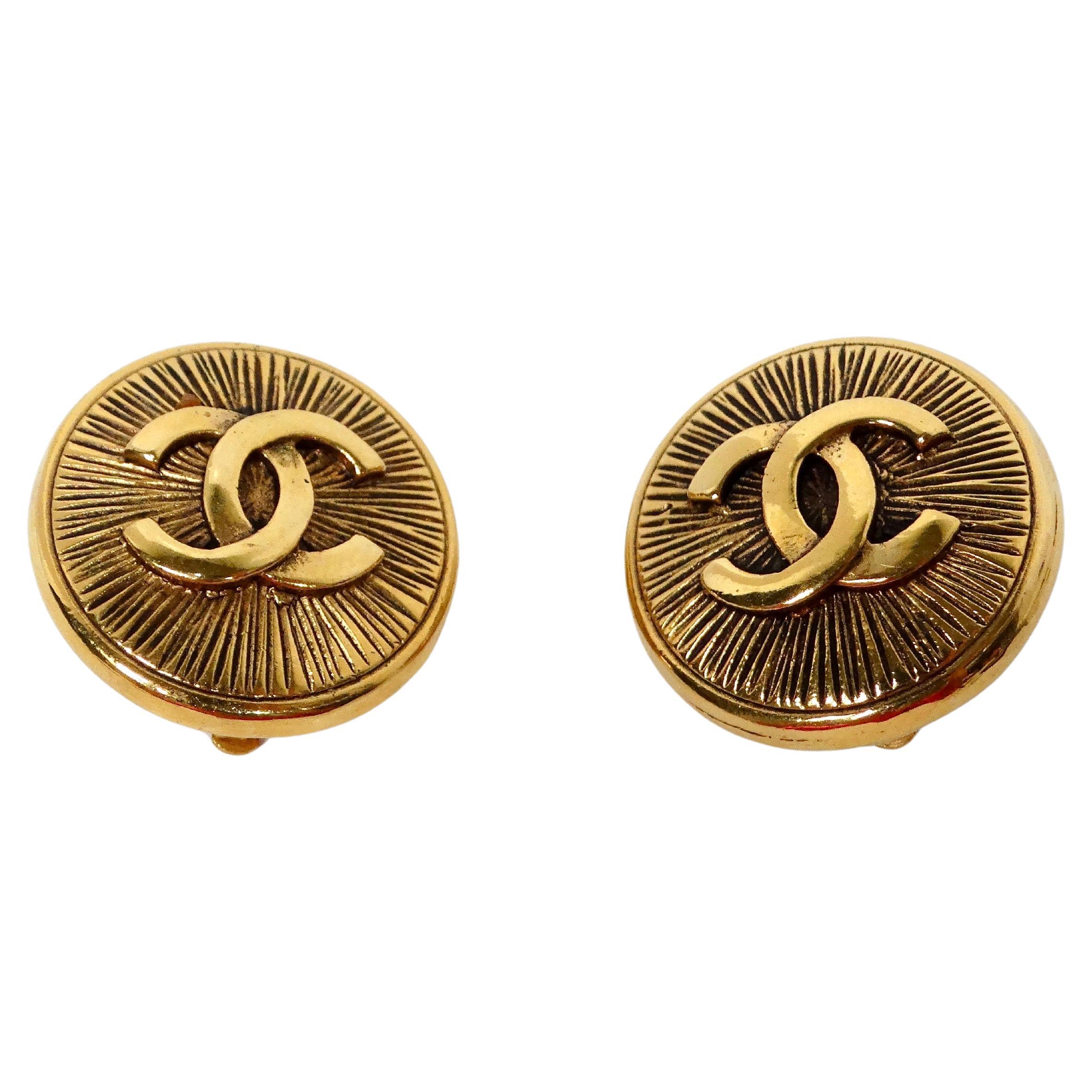 Vintage Chanel Gold Tone Etched Interlocking CC Logo Clip-On Earrings