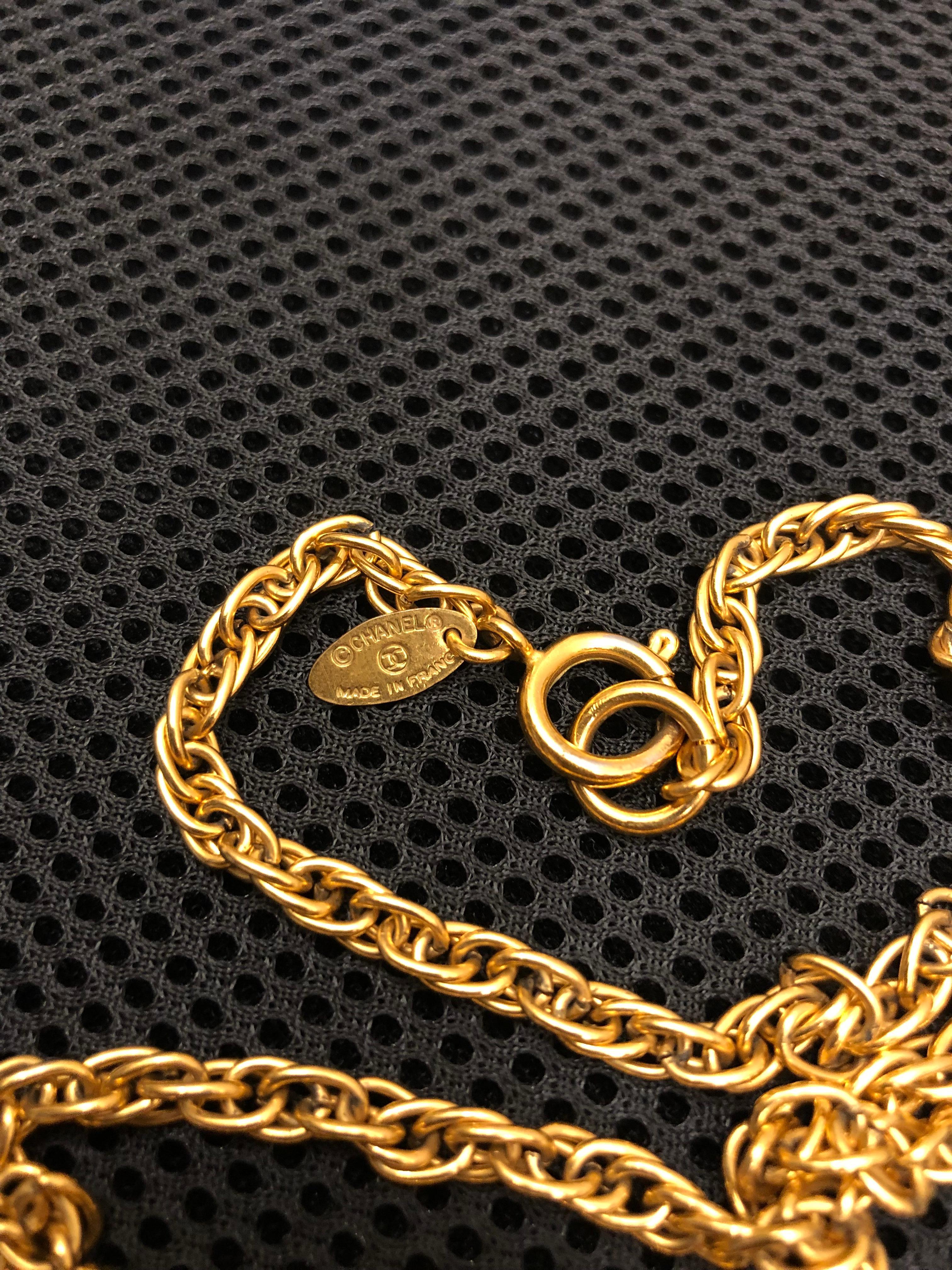 1980s Vintage CHANEL Gold Toned Double Sided CC Charm Short Chain Necklace For Sale 3