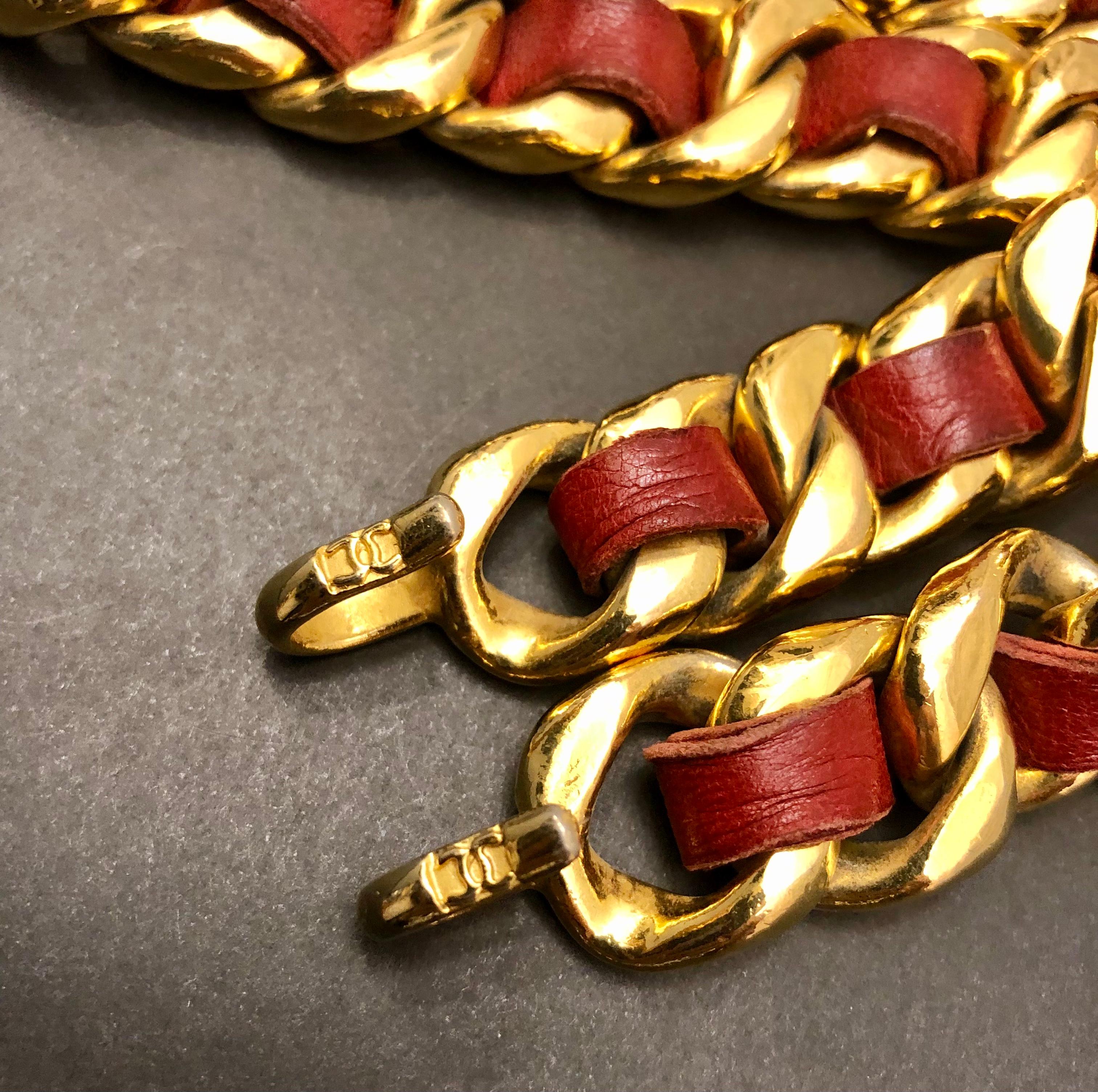1980s Vintage CHANEL Gold Toned Red Leather Chain Belt Necklace Double Hooked For Sale 2