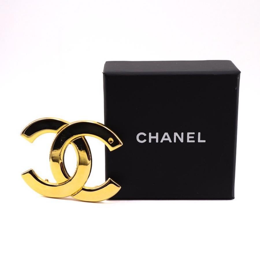 Women's or Men's Vintage Chanel Golden CC Brooch For Sale
