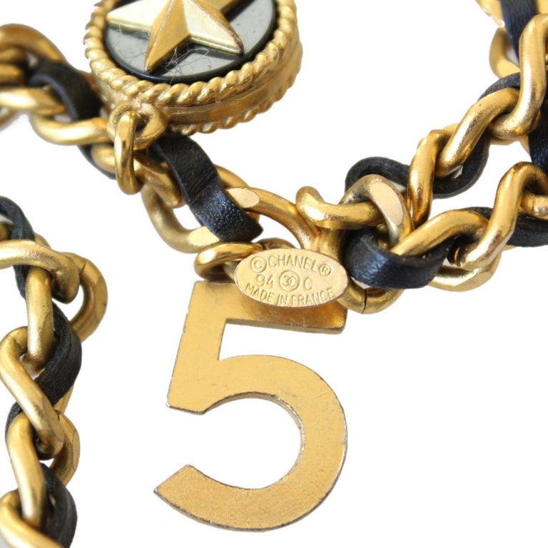 Vintage Chanel Golden Charms Belt In Excellent Condition In Gazzaniga (BG), IT
