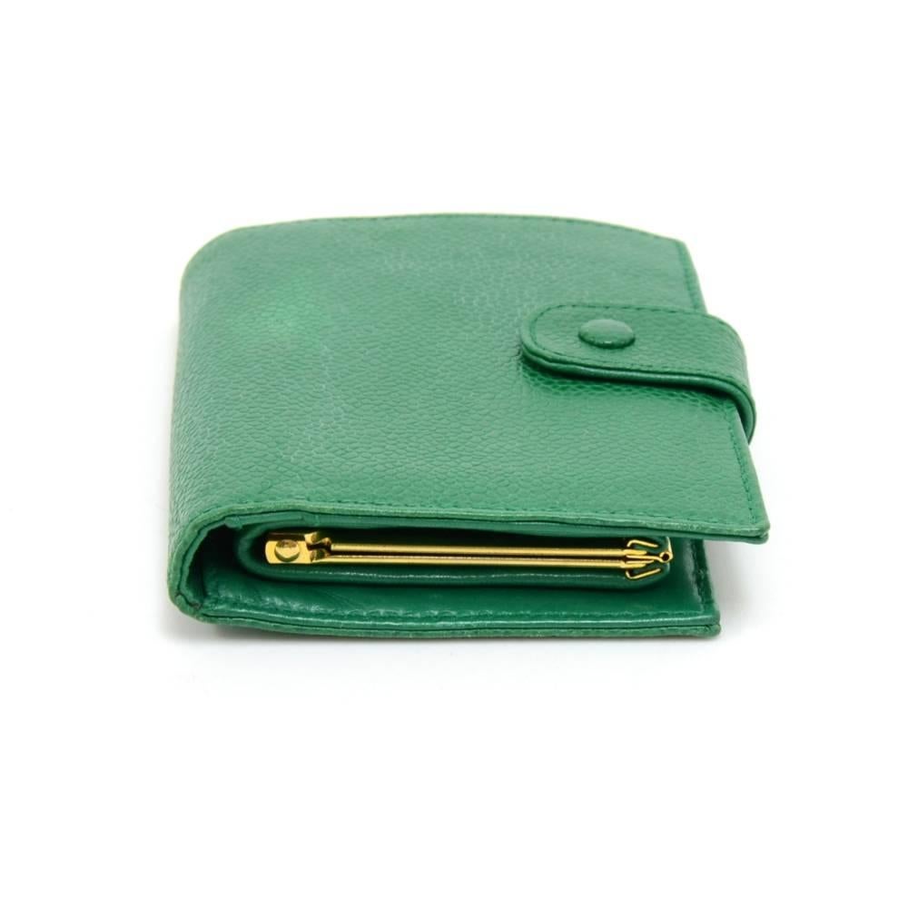 Vintage Chanel Green Caviar Leather Bifold Wallet 1