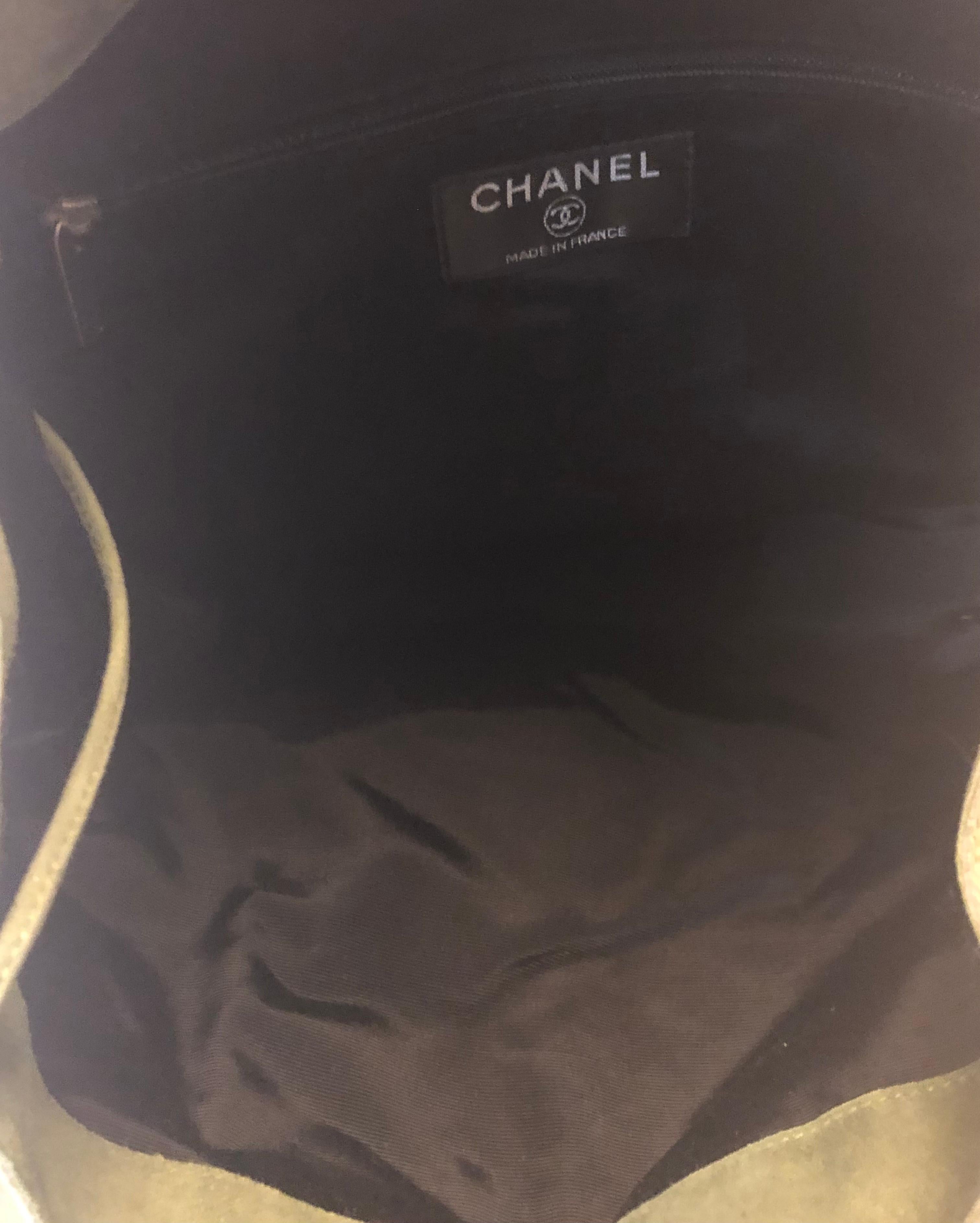 Chanel Green “CC” Suede and Fur Oblong Tote Bag For Sale 2