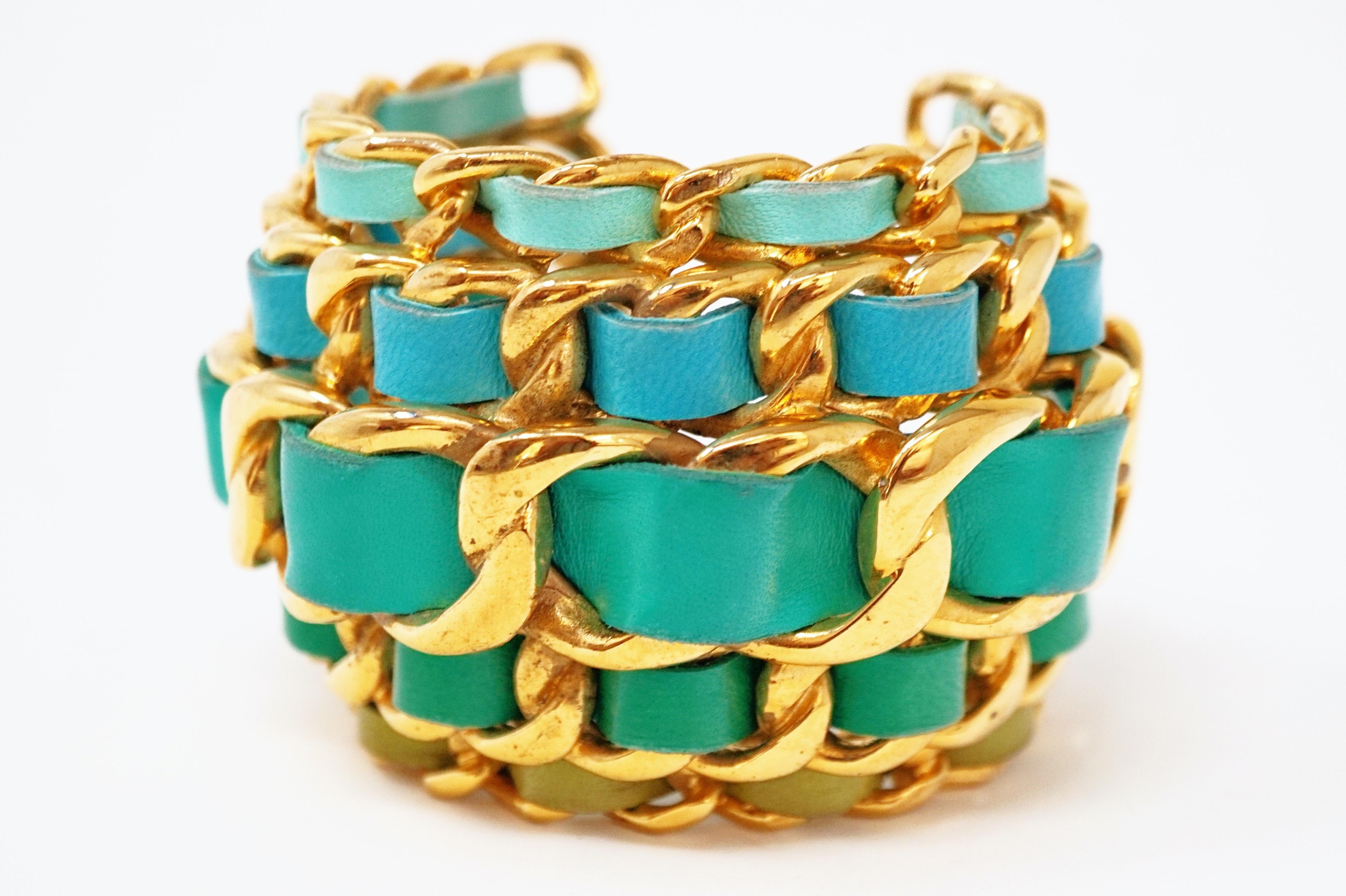 Women's Vintage Chanel Green Gradient Lambskin Leather Curb Chain Chunky Cuff Bracelet For Sale