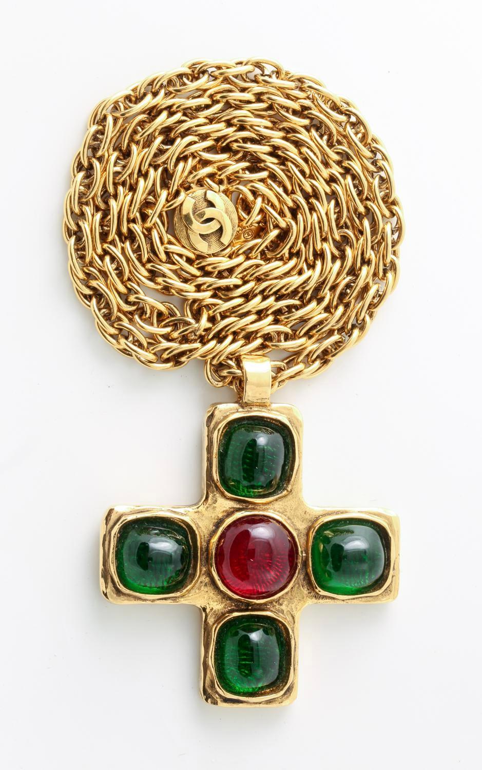 Modernist Vintage Chanel Gripoix Glass Cross Necklace For Sale