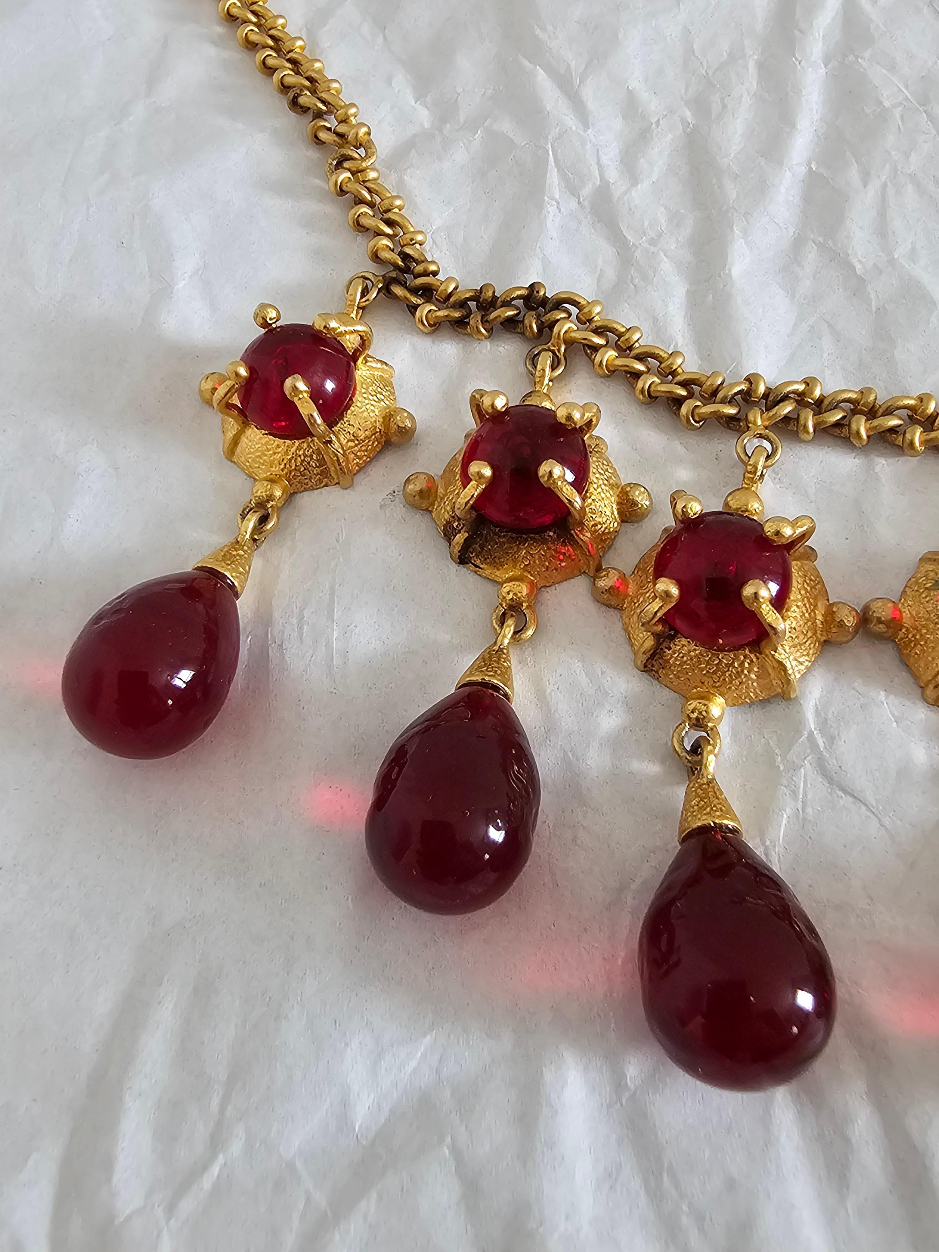 Vintage Chanel Gripoix Pate de Verre Bib Necklace With Red Poured Glass Teardrop For Sale 5