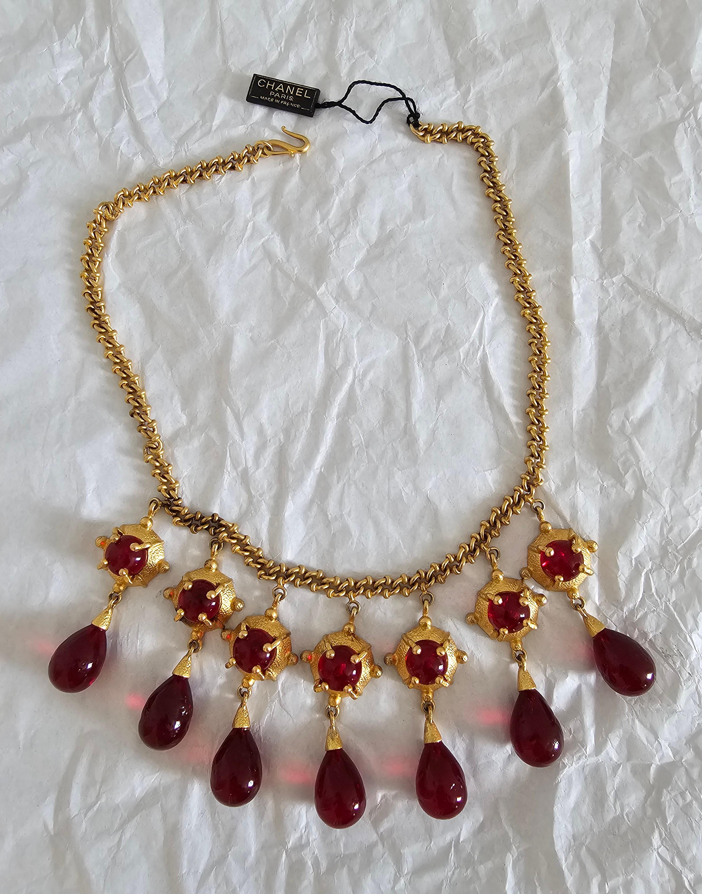 Metal Vintage Chanel Gripoix Pate de Verre Bib Necklace With Red Poured Glass Teardrop For Sale