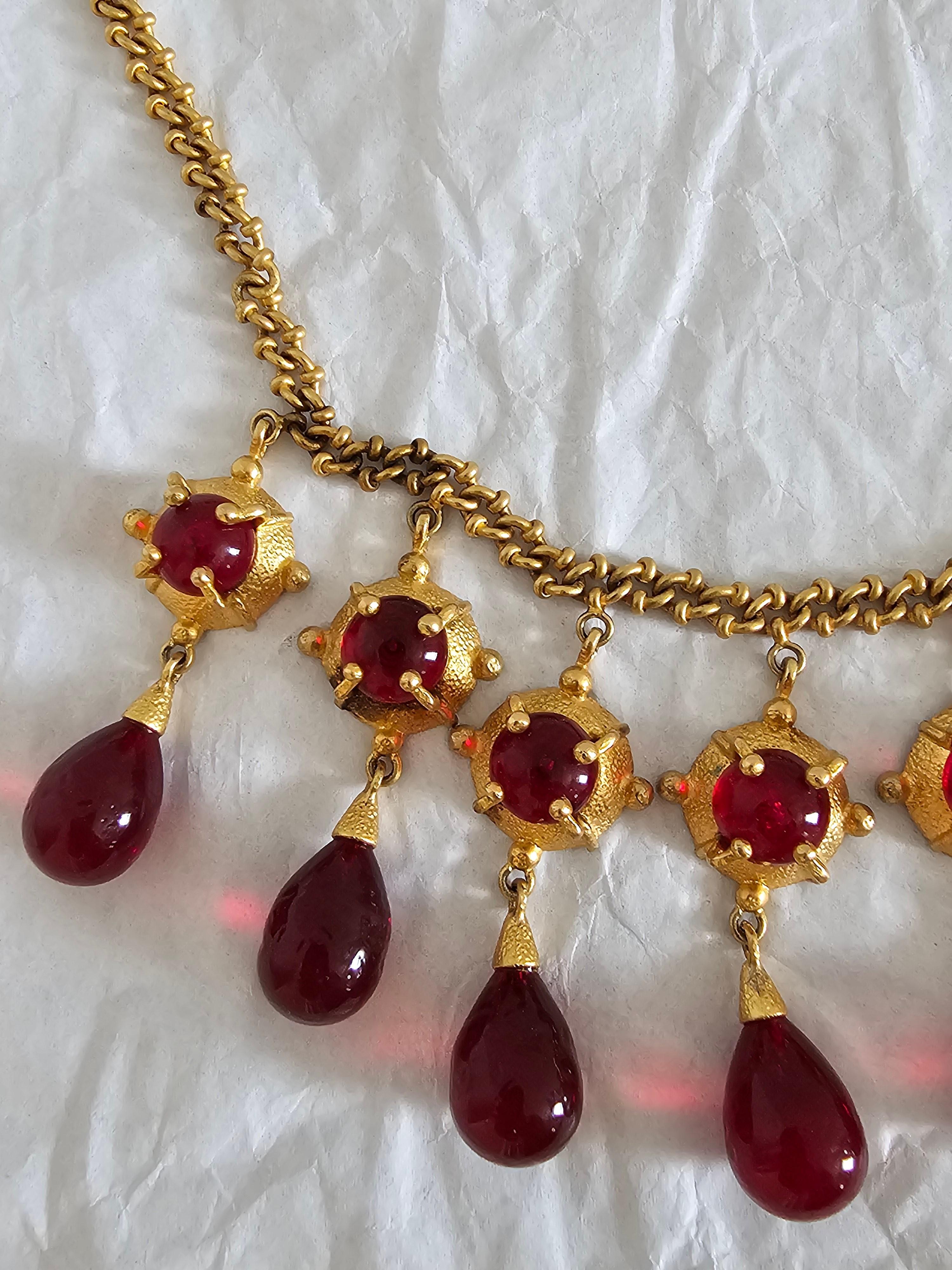 Vintage Chanel Gripoix Pate de Verre Bib Necklace With Red Poured Glass Teardrop For Sale 1