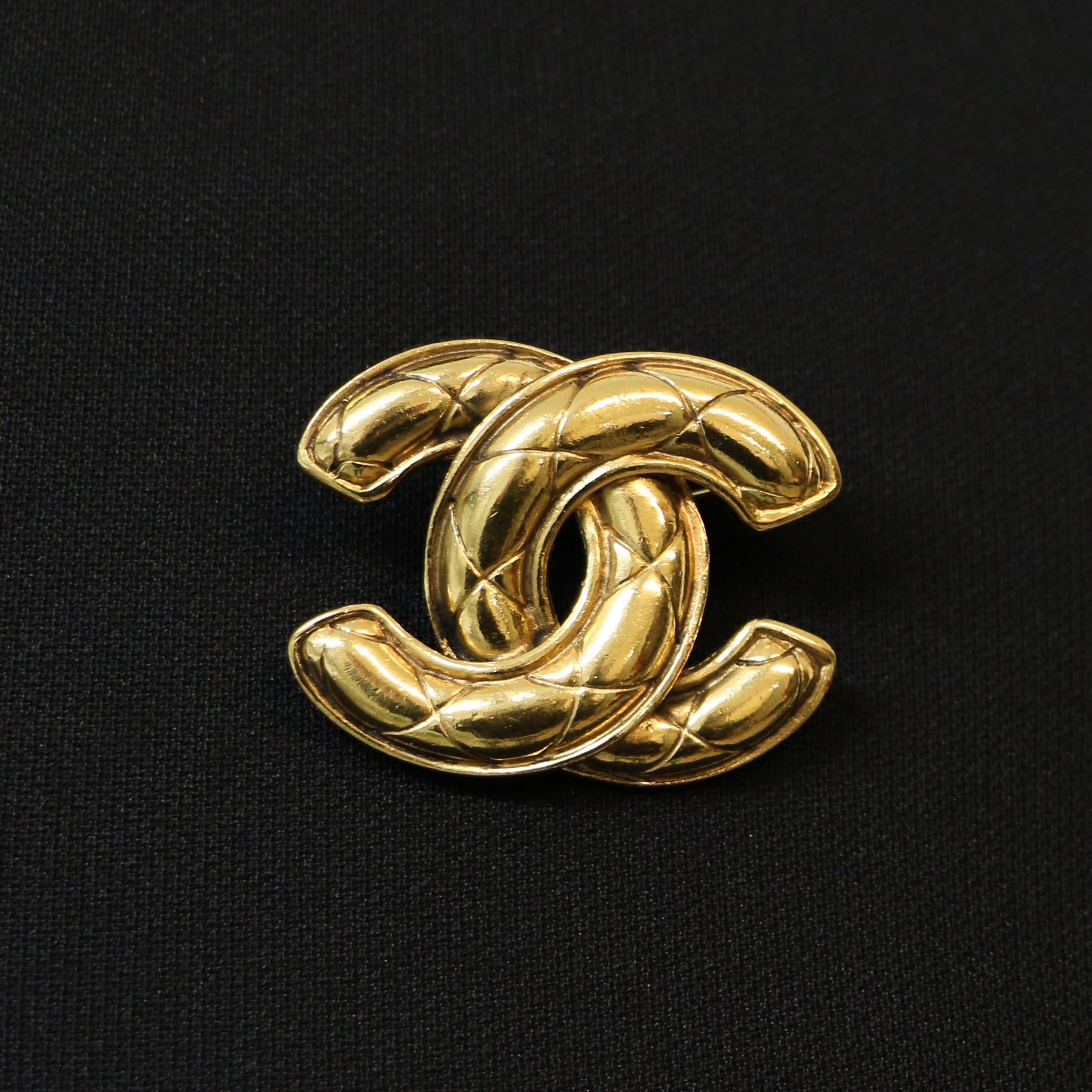 Women's Vintage Chanel Guilded Quilted Brooch For Sale