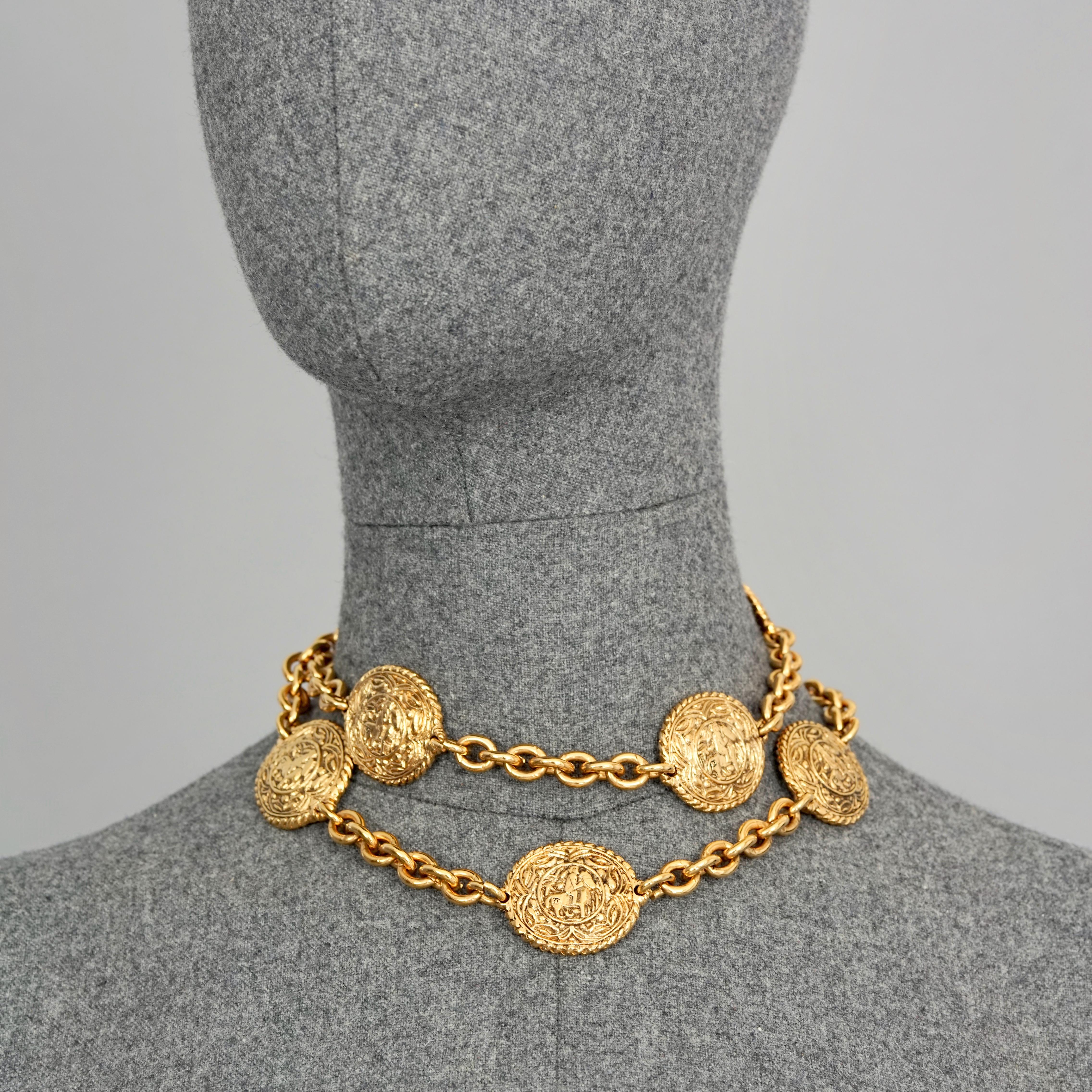 Collar Medallón Cinturón Vintage CHANEL Motivo Equitación Marrón en venta