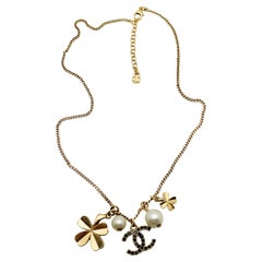 Chanel Collier à breloques vintage « Iconic Codes of The House » 2003