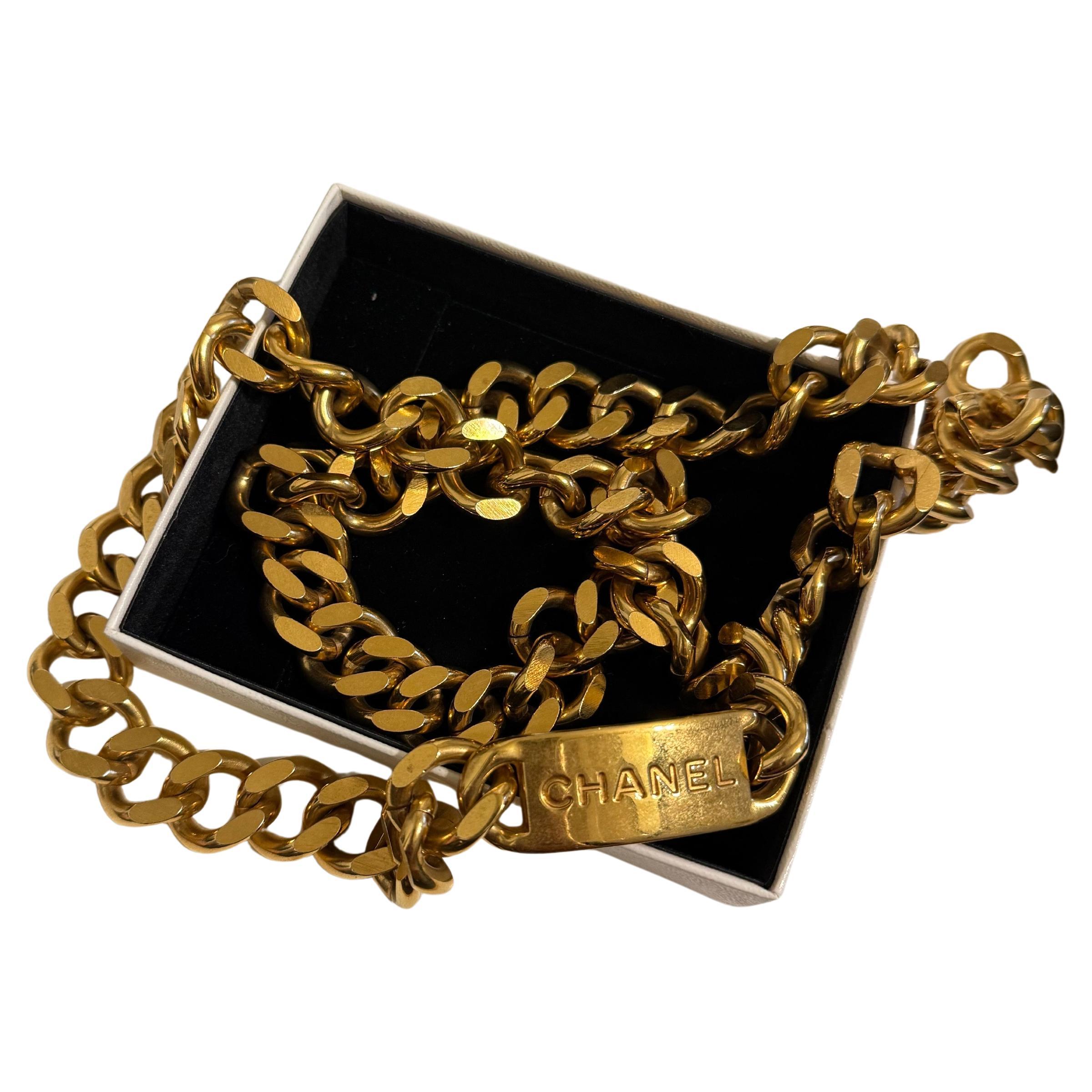 Vintage "CHANEL" ID Logo Chunky Gold Chain Statement Belt For Sale