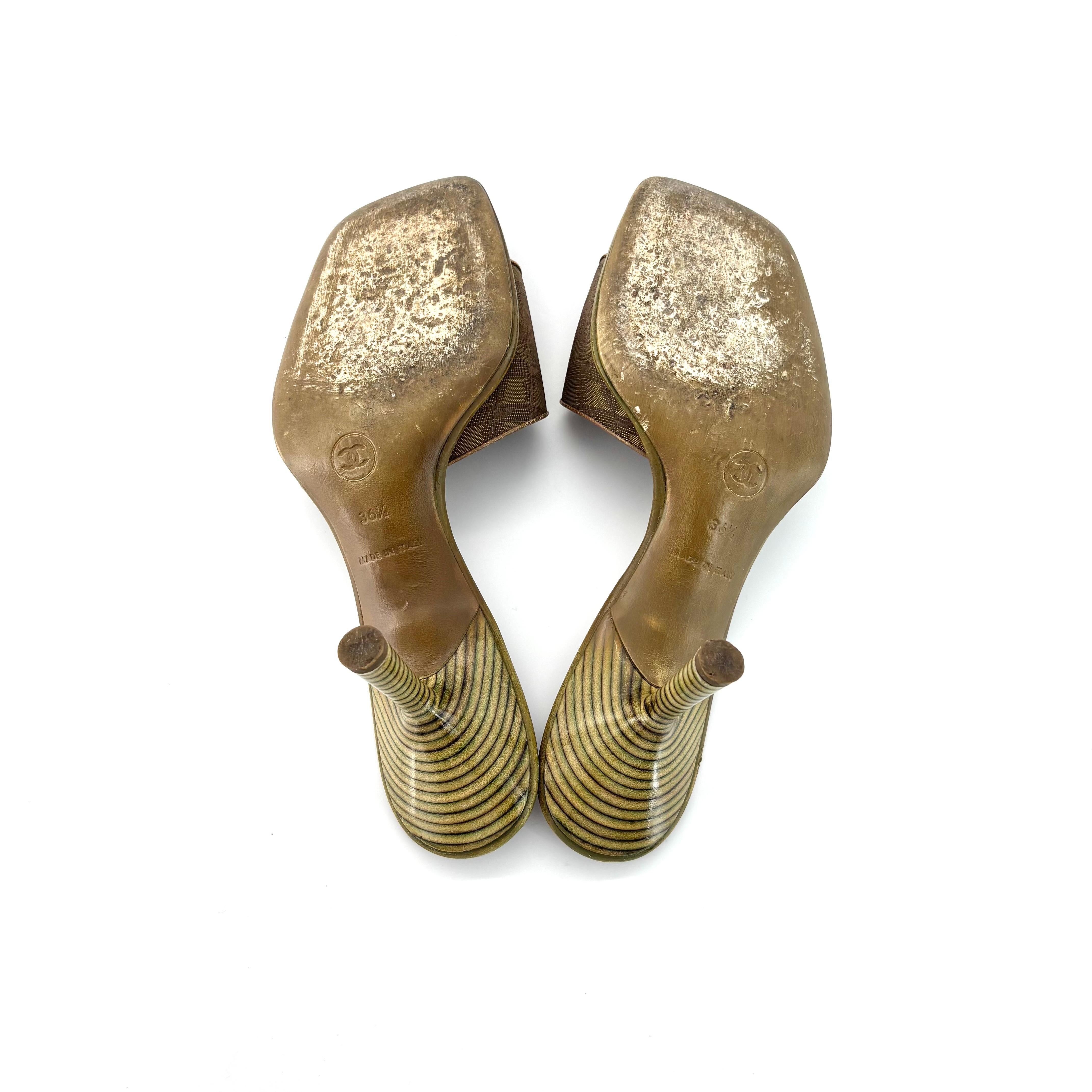 Donna Chanel Vintage Interlocking CC Monogram Satin Slip On Mules Sandals 36.5 in vendita