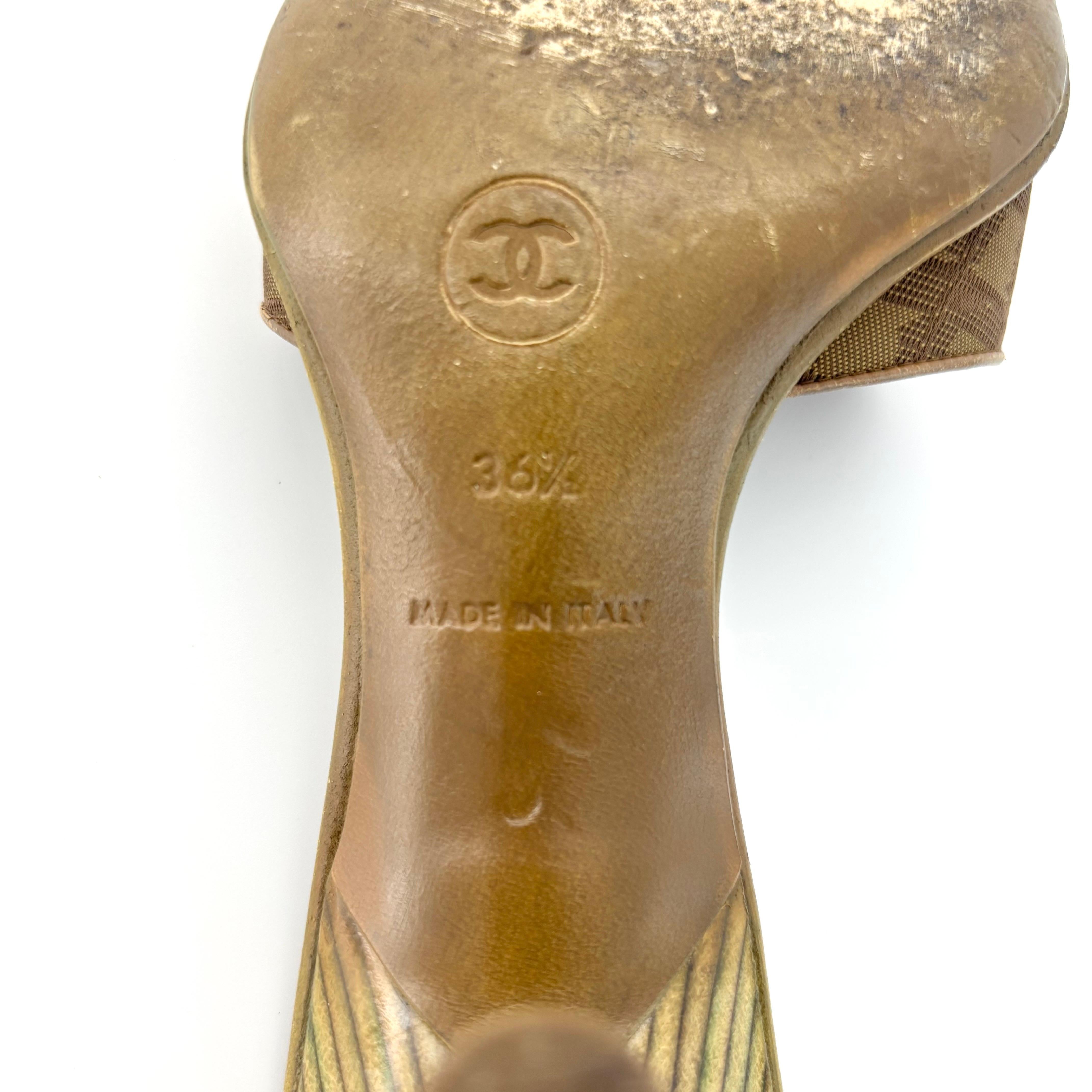 Chanel Vintage Interlocking CC Monogram Satin Slip On Mules Sandals 36.5 in vendita 1