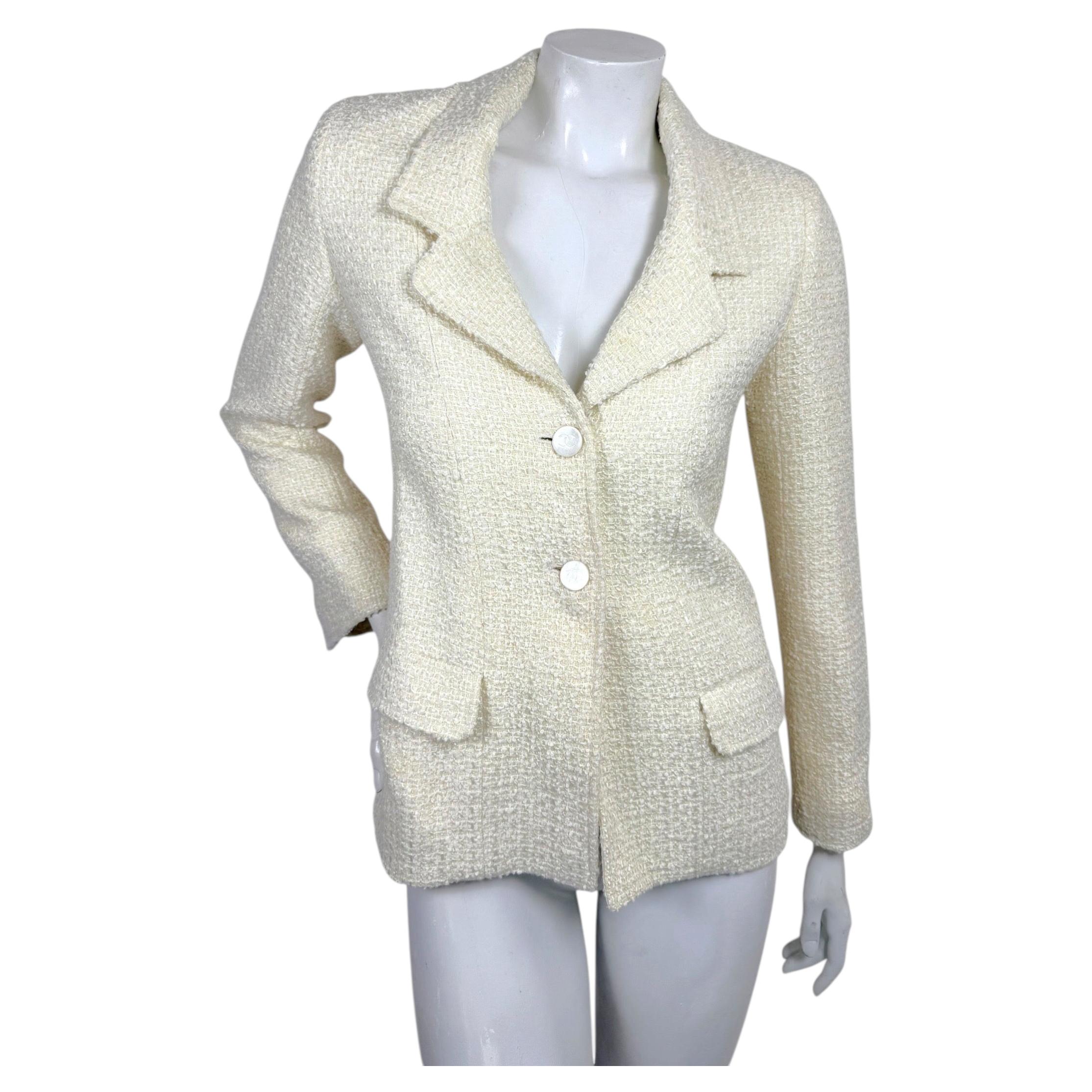 Vintage Chanel Ivory Bouclé Tweed Blazer Mother-of-Pearl CC Buttons FR 38