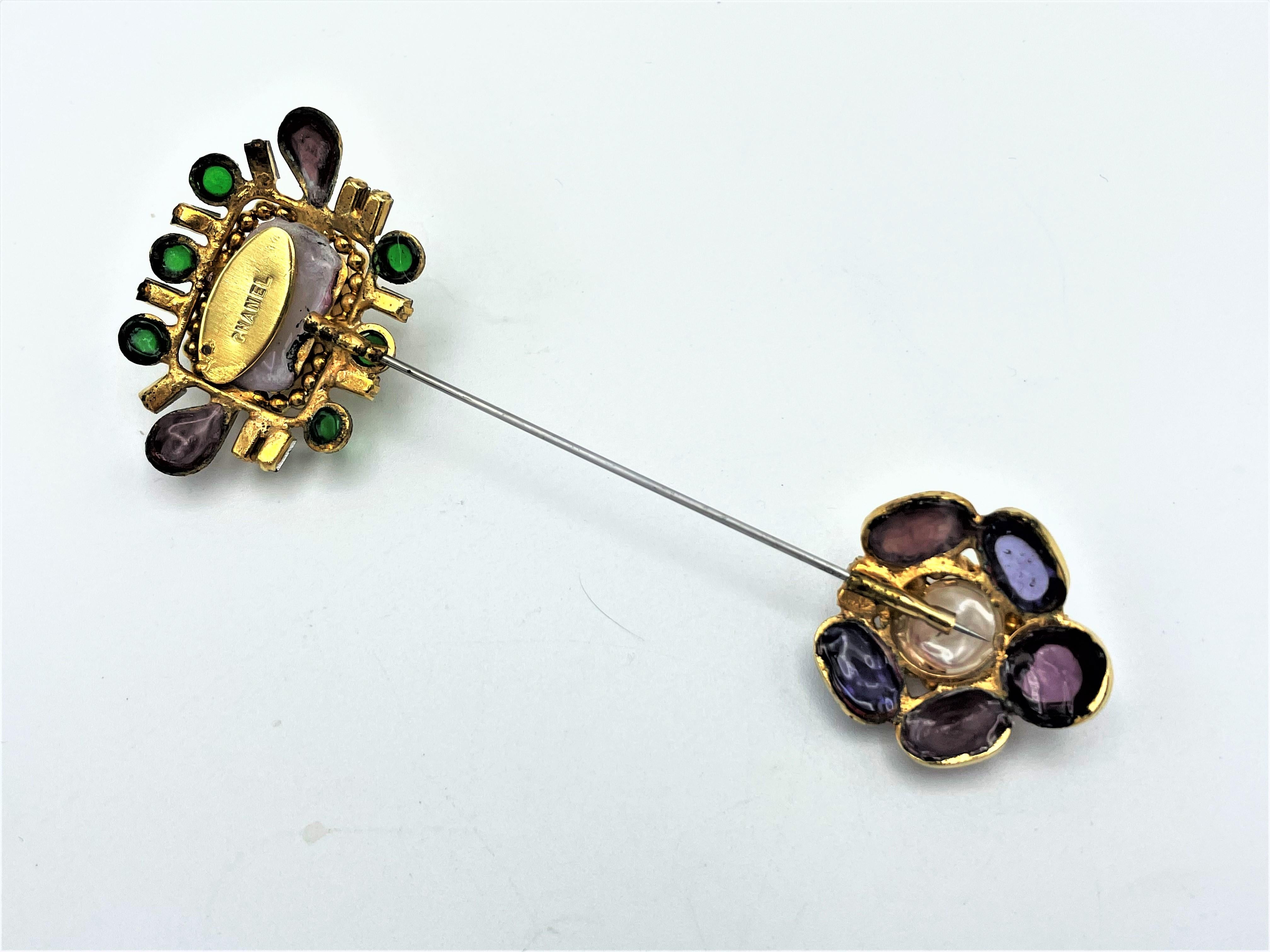 Baroque Vintage CHANEL Jabot needle brooch Maison Gripoix signed 1960 gold plated For Sale