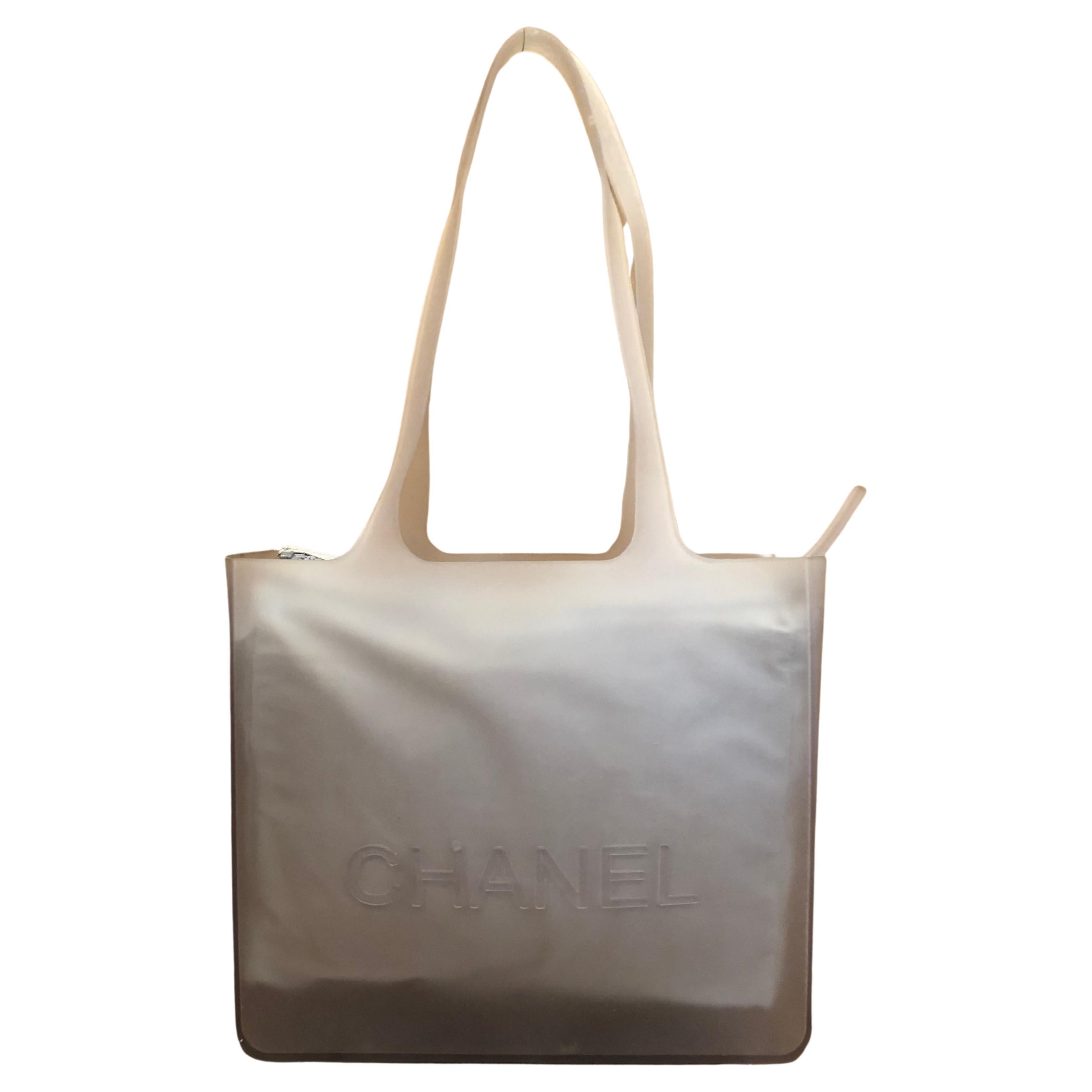 Vintage CHANEL Jelly Tote Bag mit Beutel in Neutralgrau PM im Angebot