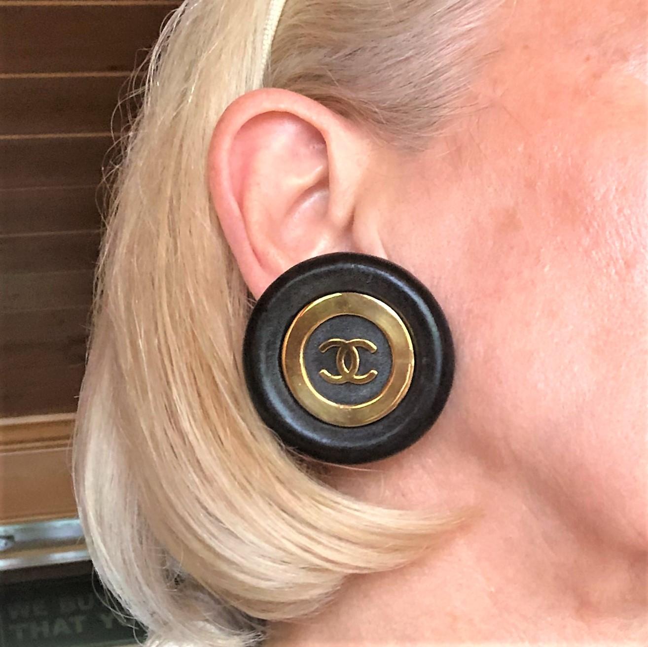 Vintage Chanel Jumbo Black Leather and Gold Tone Earrings 1  13/16 inch For Sale 3