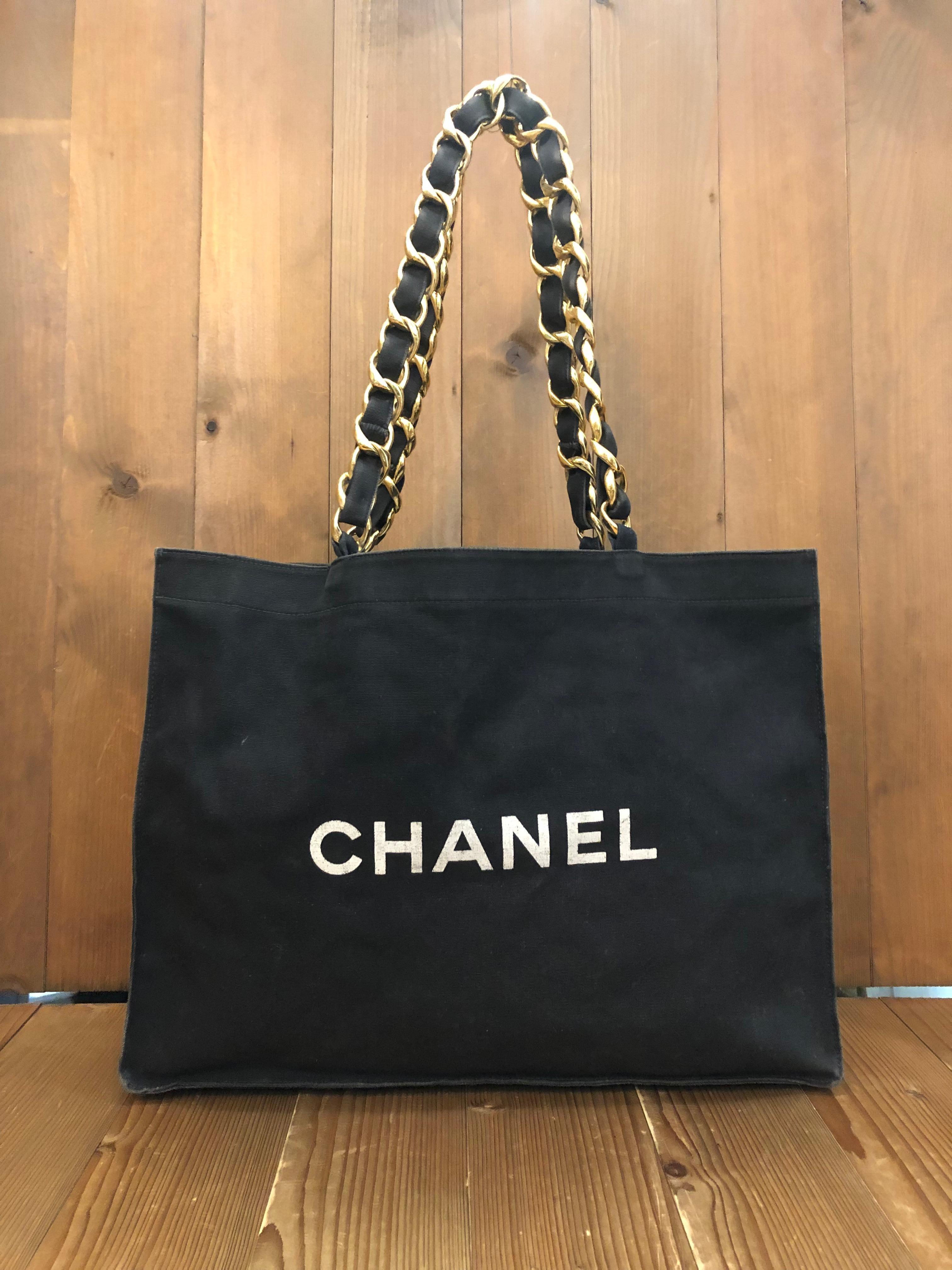 1990s Vintage CHANEL Jumbo Canvas Chain Tote Black In Fair Condition In Bangkok, TH
