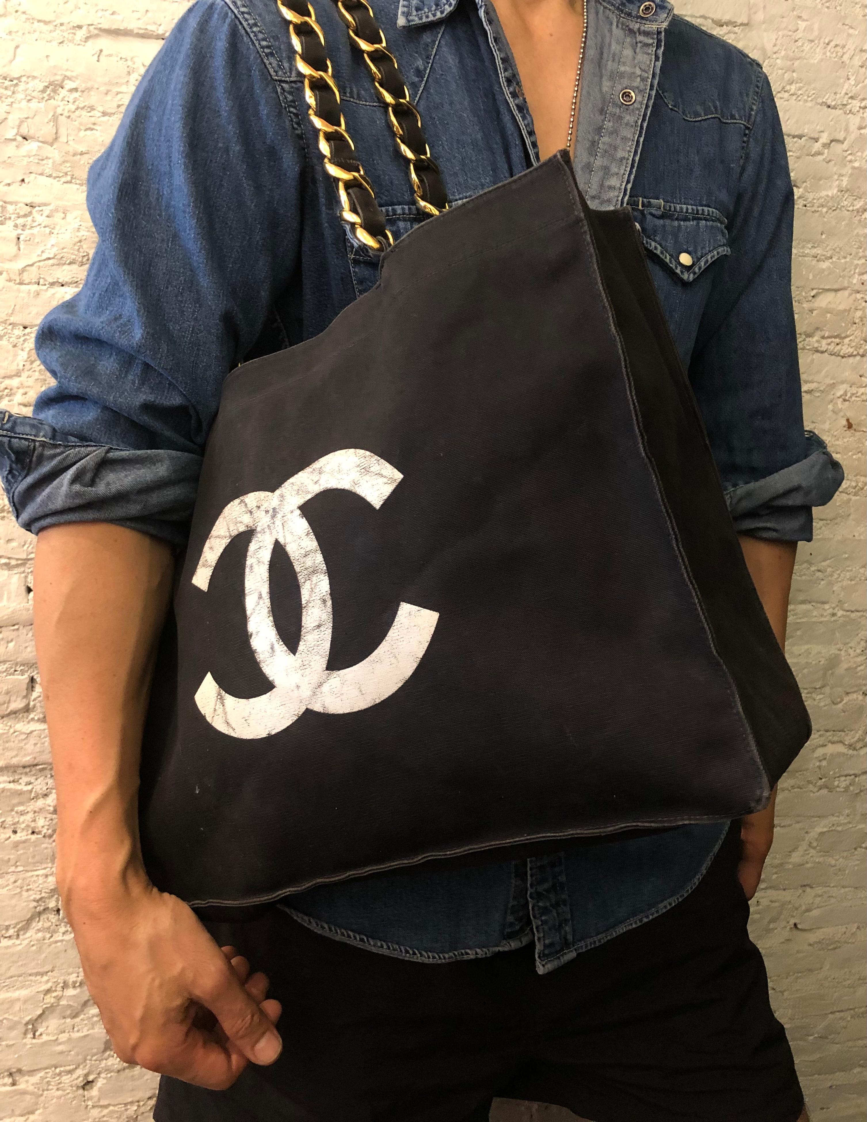 1990s Vintage CHANEL Jumbo Canvas Chain Tote Black For Sale at 1stDibs chanel vintage tote