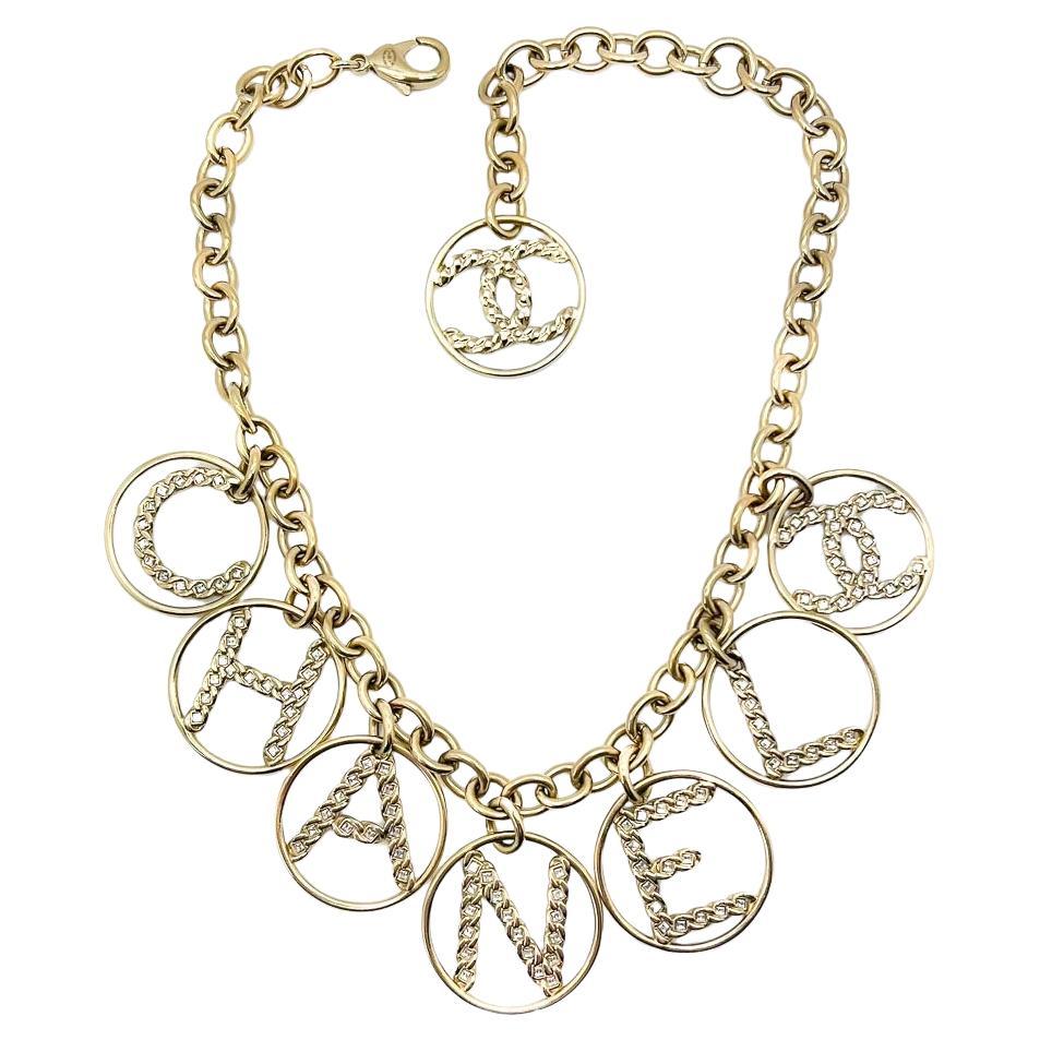 Vintage By CHANEL LAGERFELD Era Iconic Statement Logo Letter Collana Charm 2010s