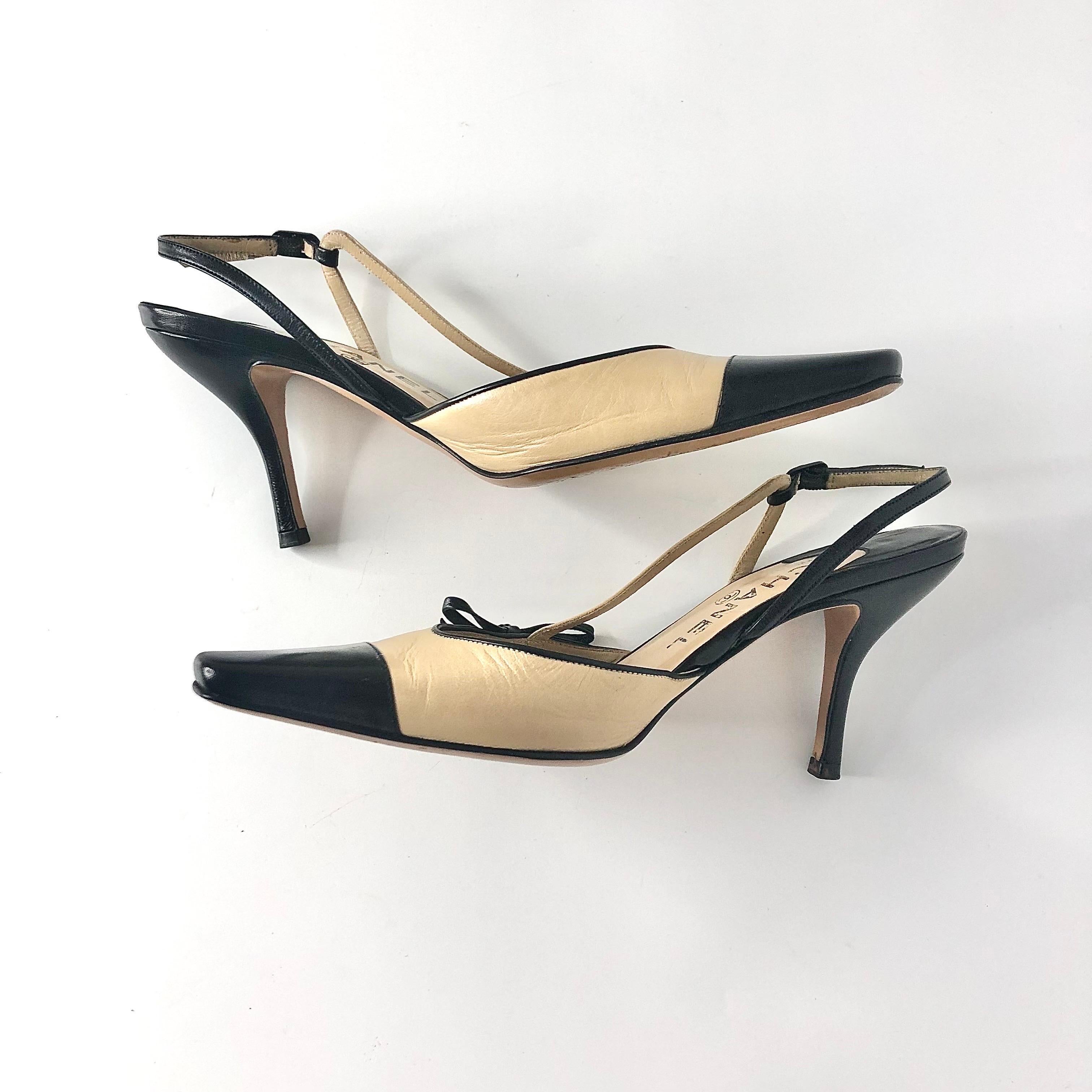 Vintage Chanel Lagerfeld Interlocking CC Mini Bow Cap Toe Slingback Pumps 36 Damen im Angebot