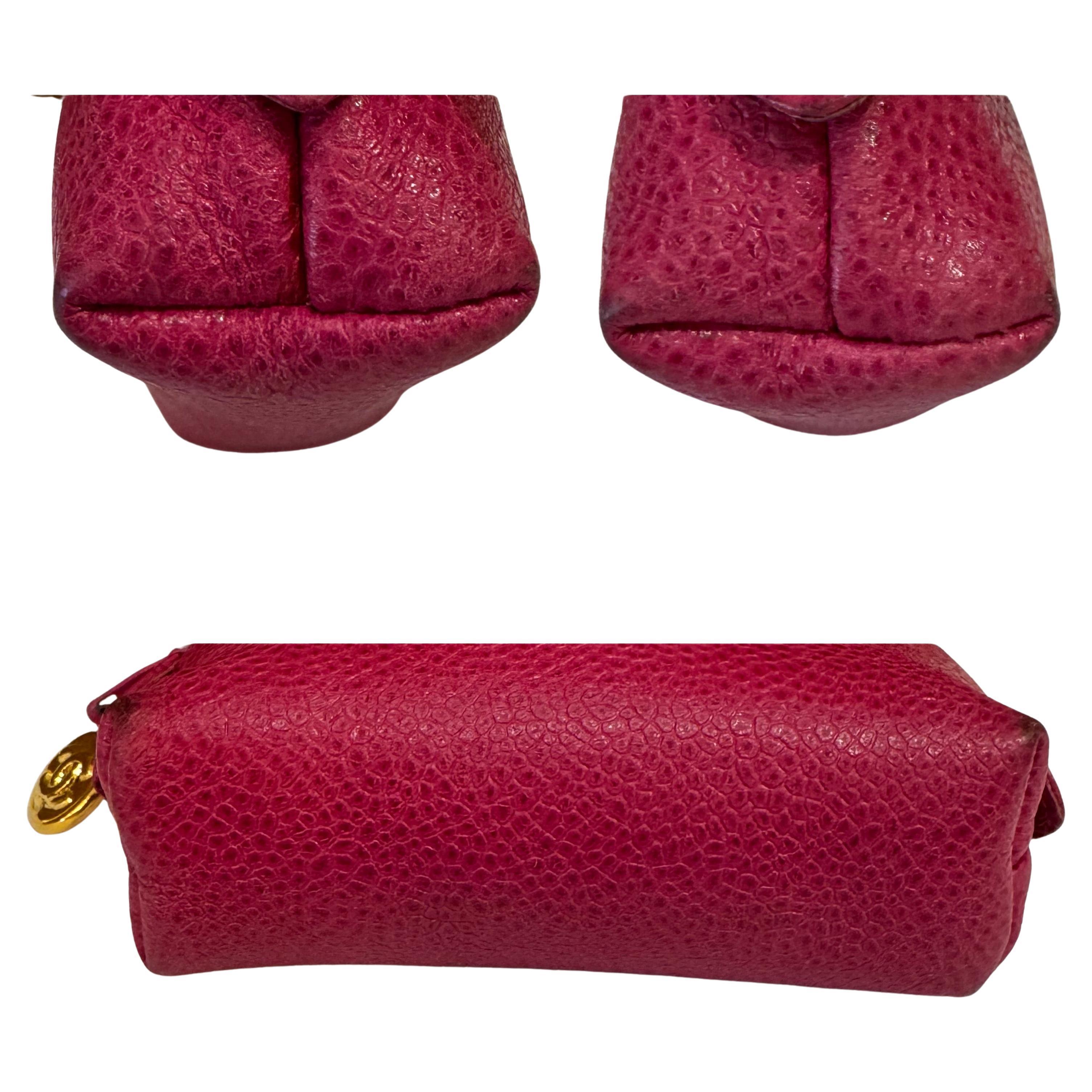 Vintage CHANEL Lambskin Lambskin Mini Cosmetic Pouch Bag Pink État moyen - En vente à Bangkok, TH