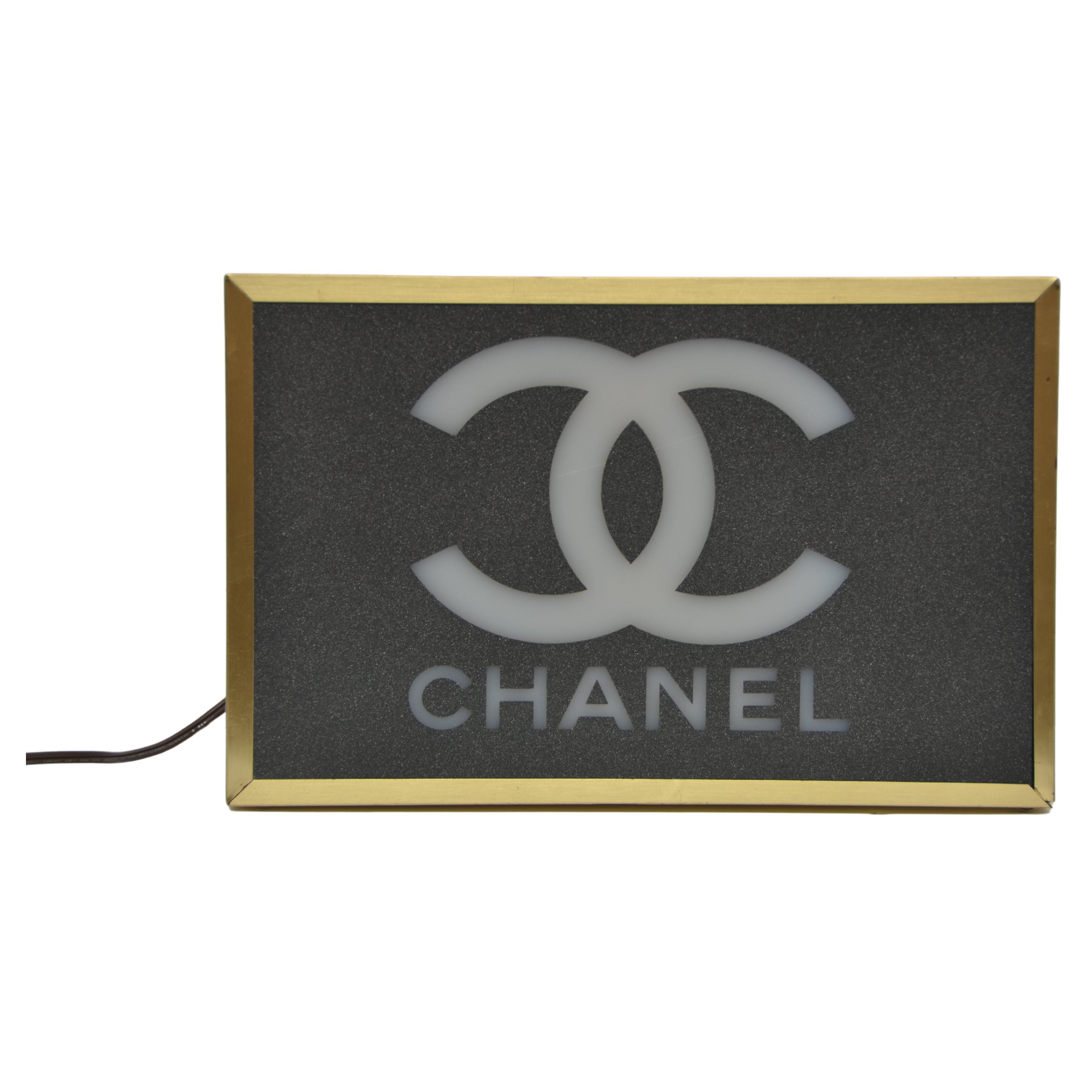 Vintage-ChaNEL-Leuchte  Deko-Objekte im Angebot