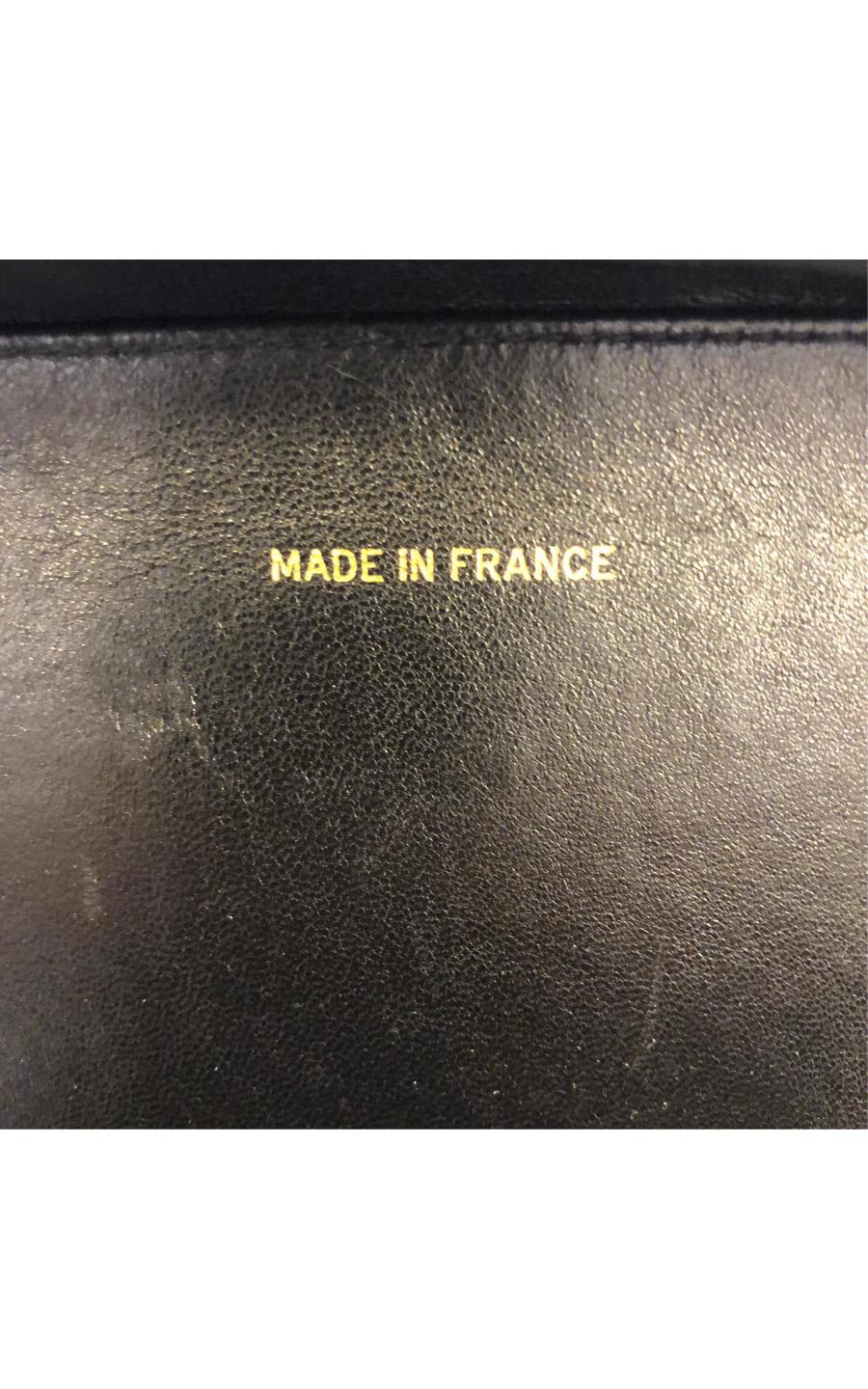 Vintage Chanel Limited Edition Crossbody bag in black Enamel leather For Sale 6