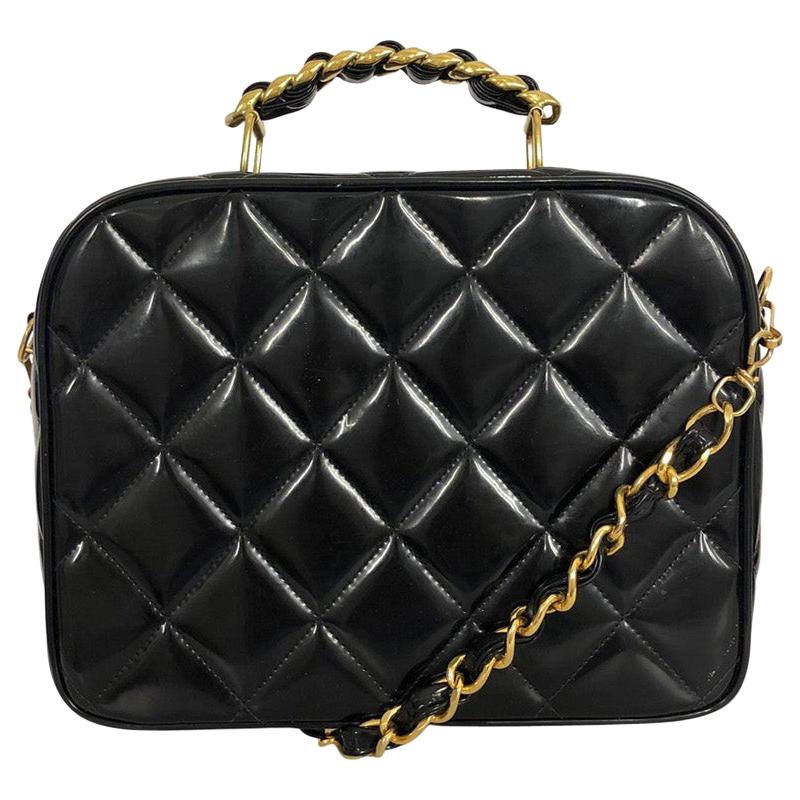 Vintage Chanel Limited Edition Crossbody bag in black Enamel leather For Sale