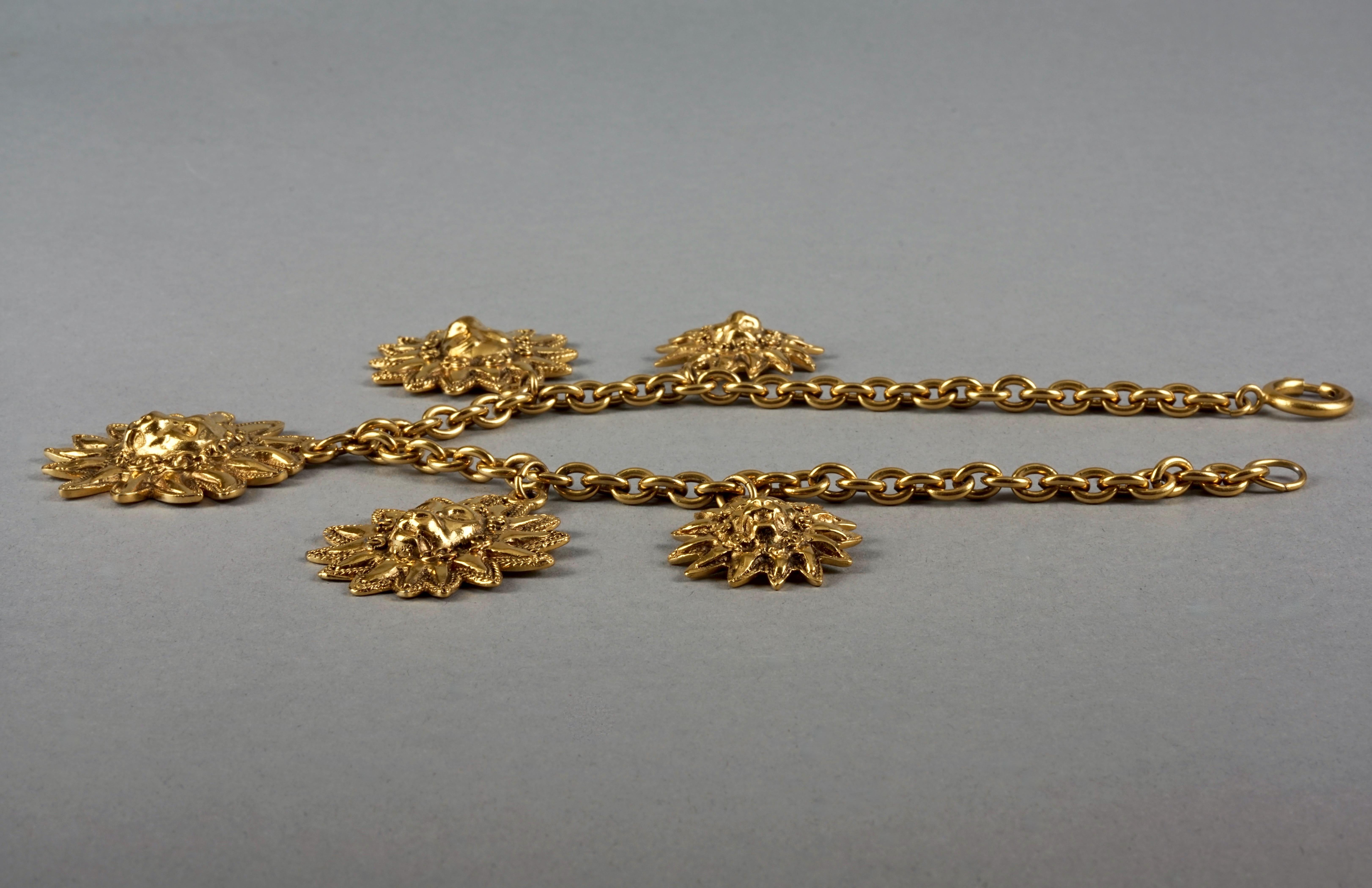 Vintage Chanel Lion Head Medallion Necklace In Excellent Condition For Sale In Kingersheim, Alsace