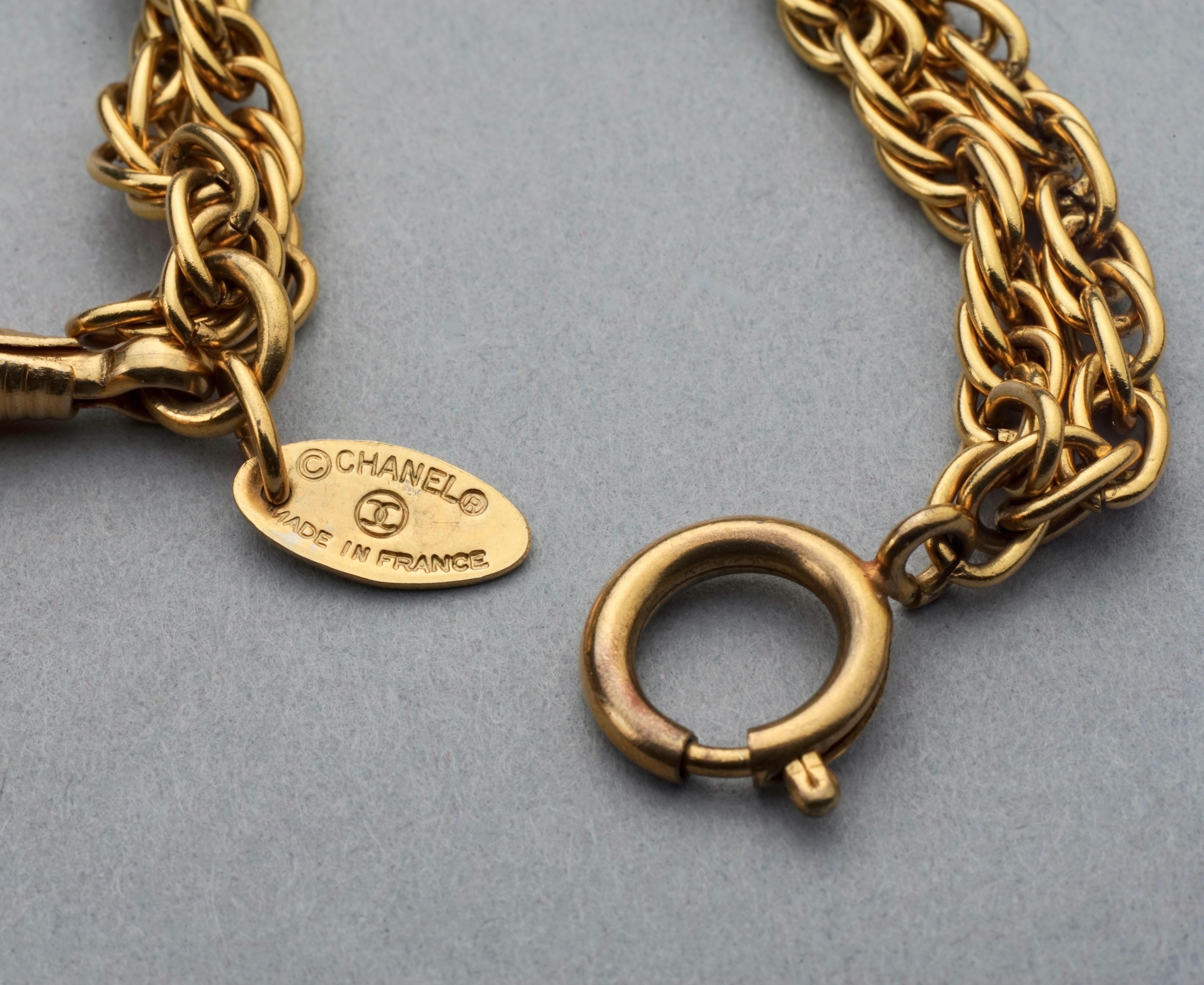 Vintage CHANEL Logo Braided Magnifying Glass Double Chain Necklace In Excellent Condition For Sale In Kingersheim, Alsace