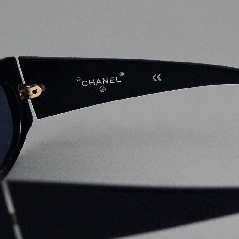 Vintage CHANEL Logo Gold Metal Top Rim Sunglasses 1