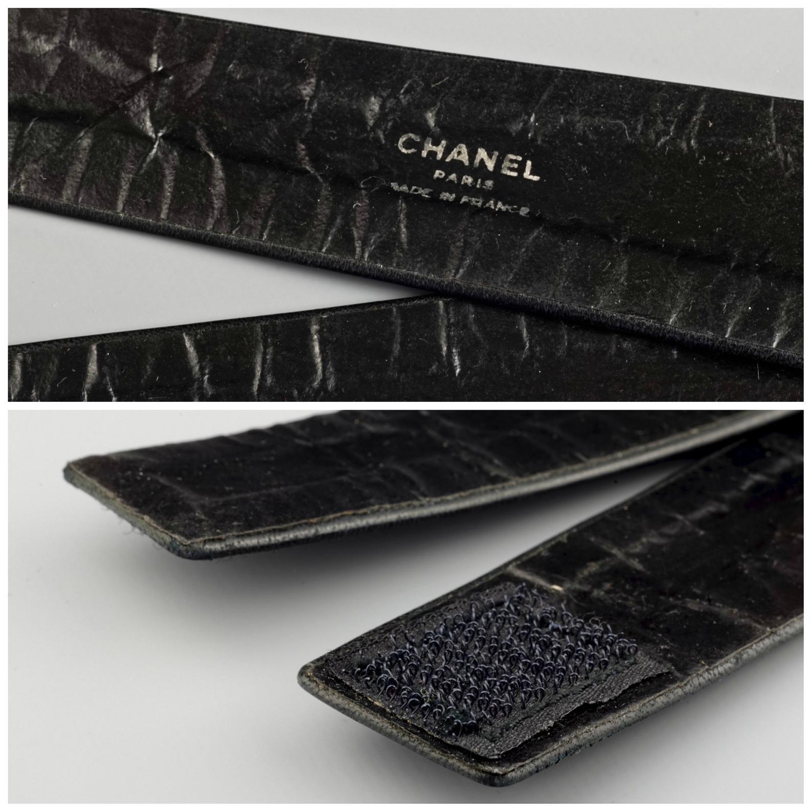 Vintage CHANEL Logo Medallion Leather Bow Choker Collar Necklace 3