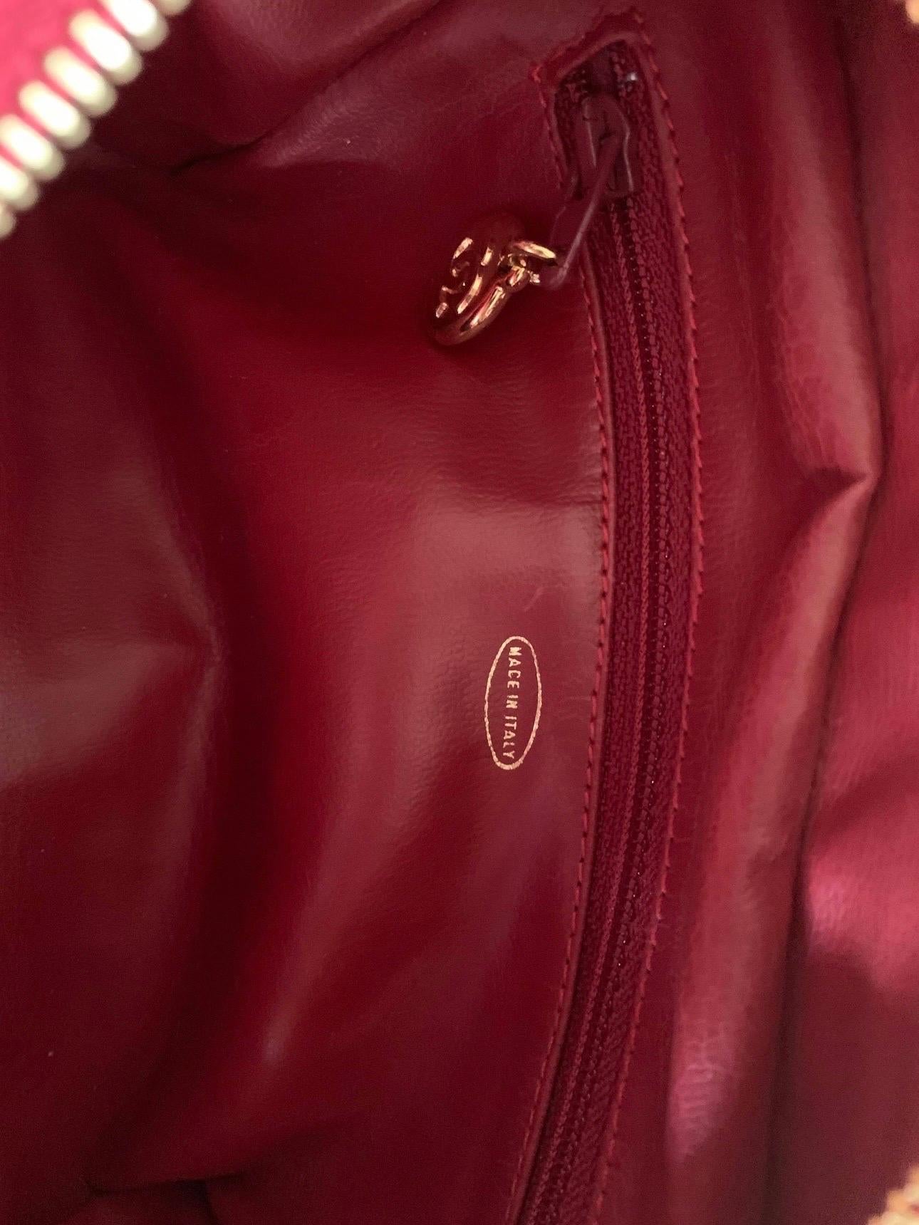 Vintage CHANEL Logo Quilted Red Leather Gold Zipper Pull Bag Clutch Purse Bag 1