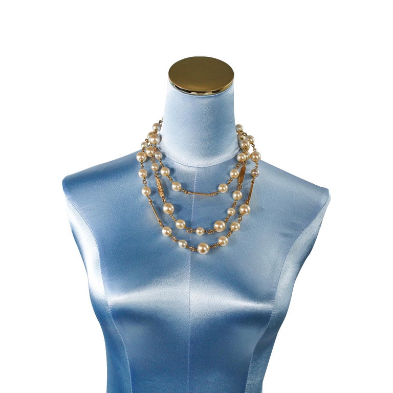 Vintage Chanel Long Pearl Necklace Circa 1980s In Good Condition For Sale In New York, NY