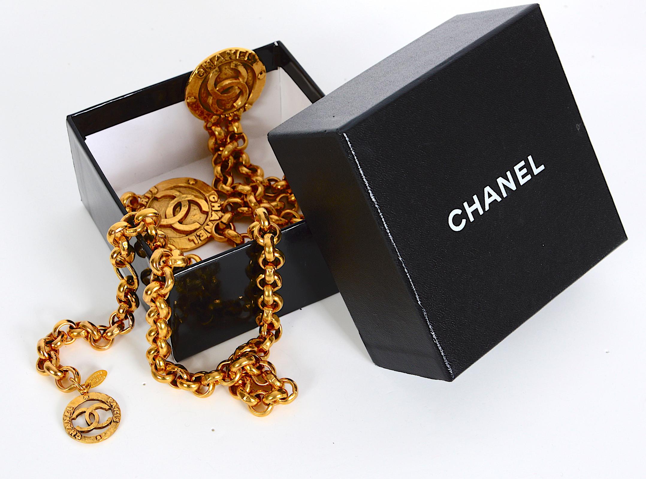 Gold Vintage Chanel medallion gold chain belt 28/6120 