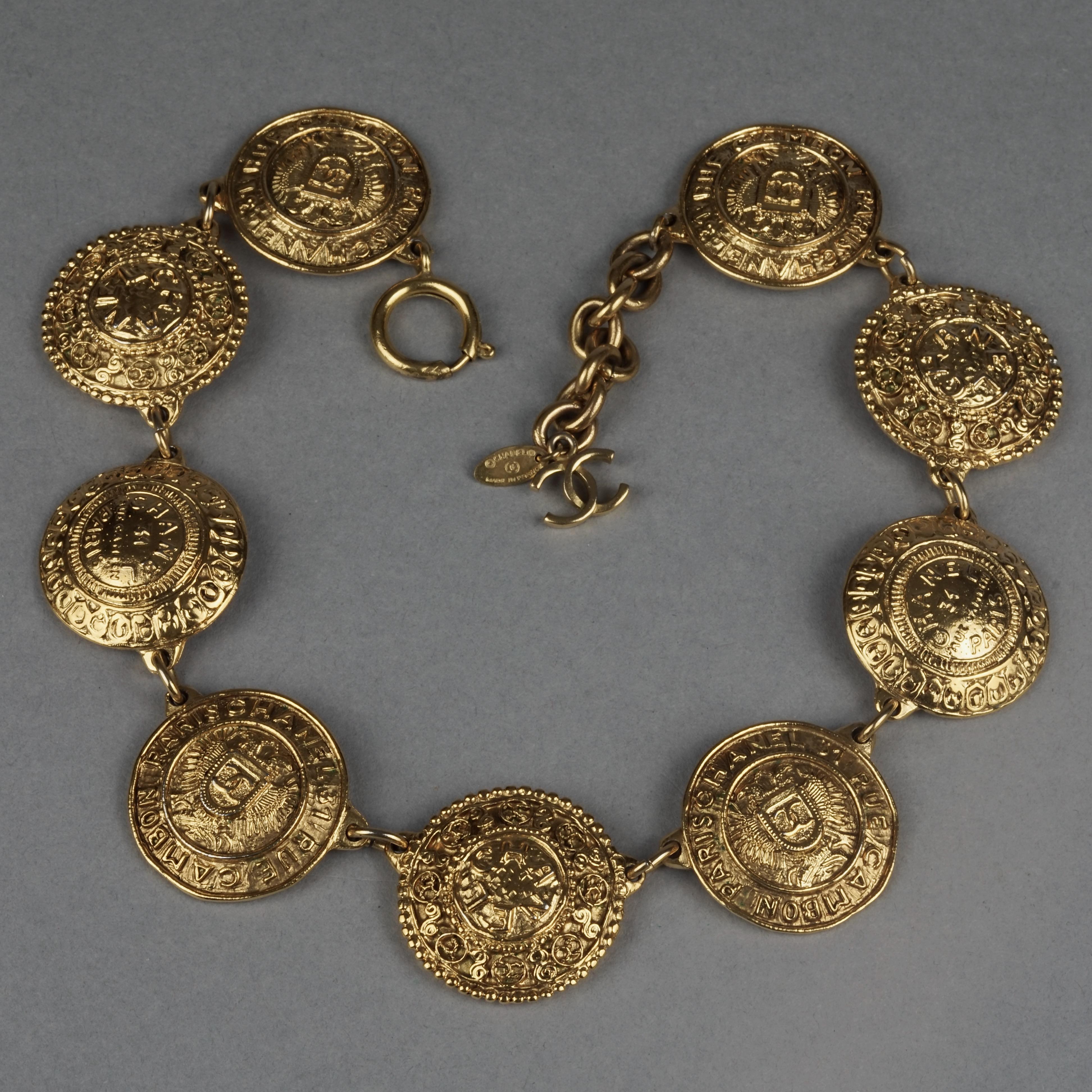 vintage medallion necklace